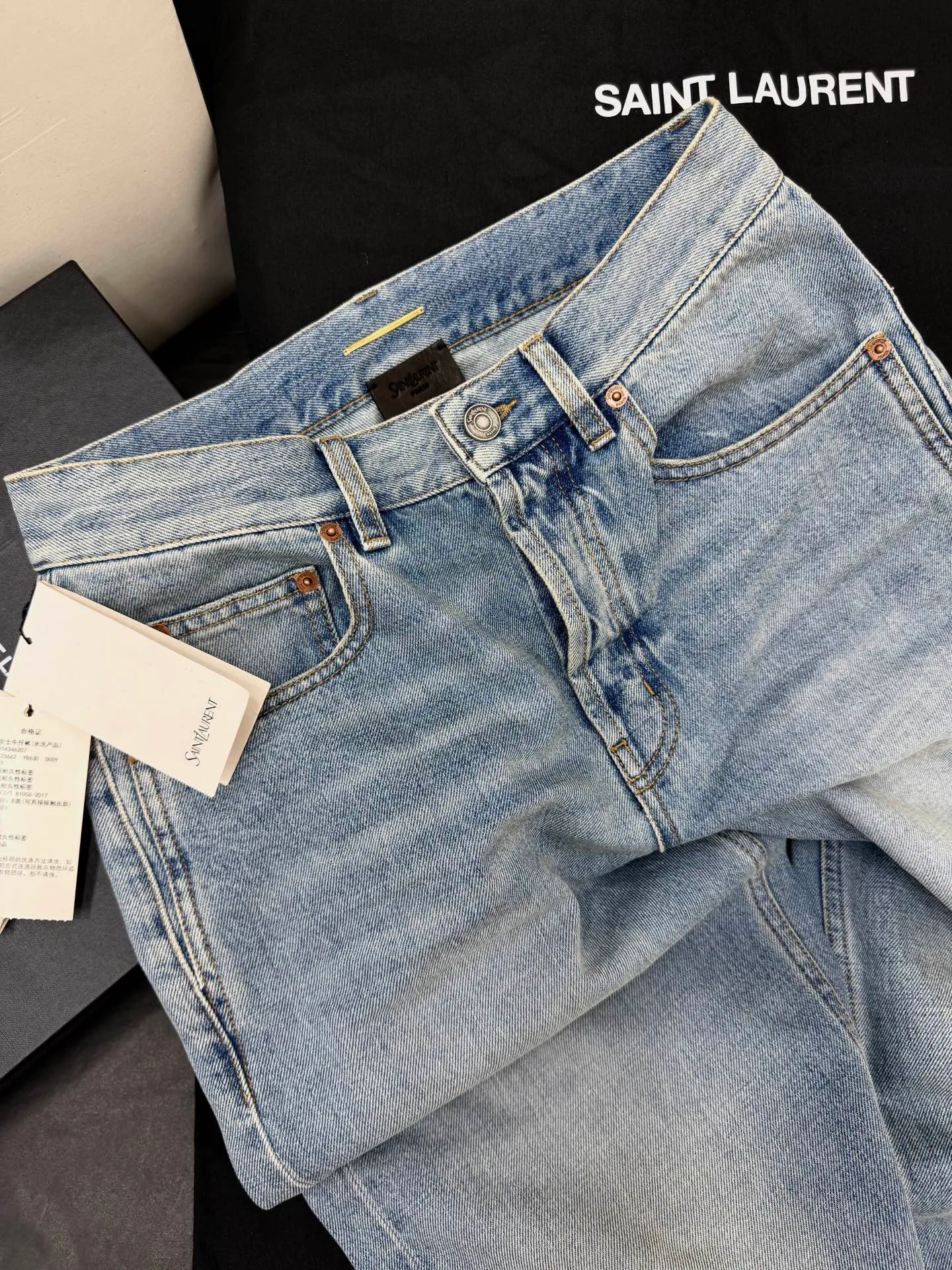 Джинсы Женские Saint Laurent 18114456