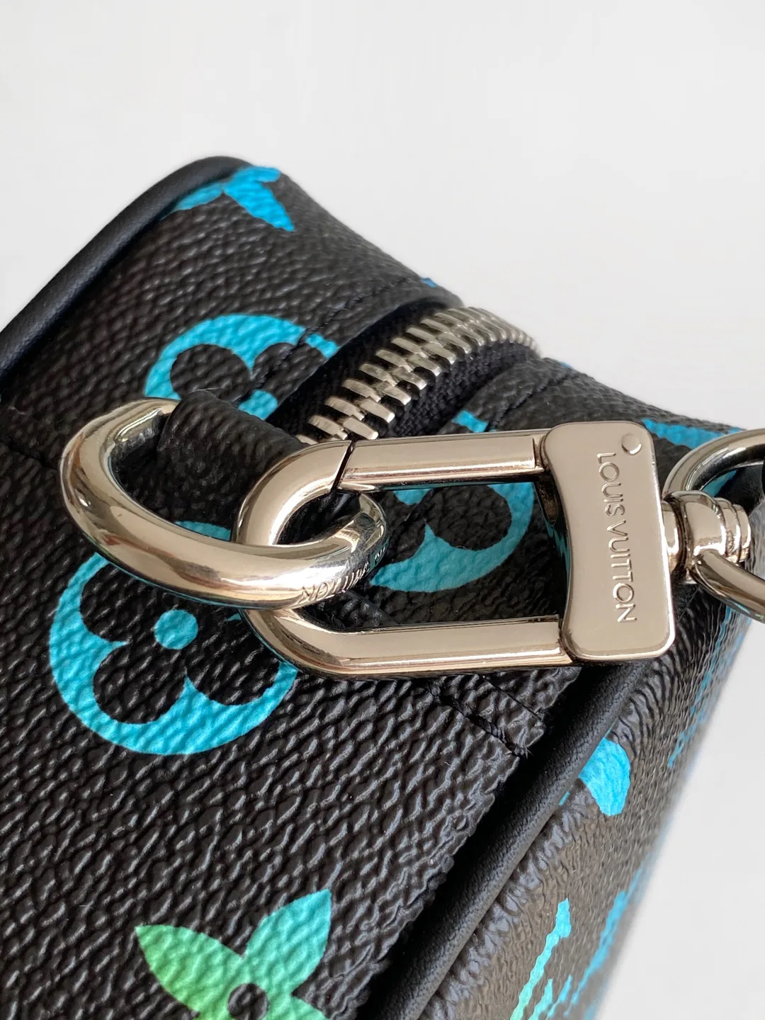 Сумки На Ремне Женские Louis Vuitton 11185388