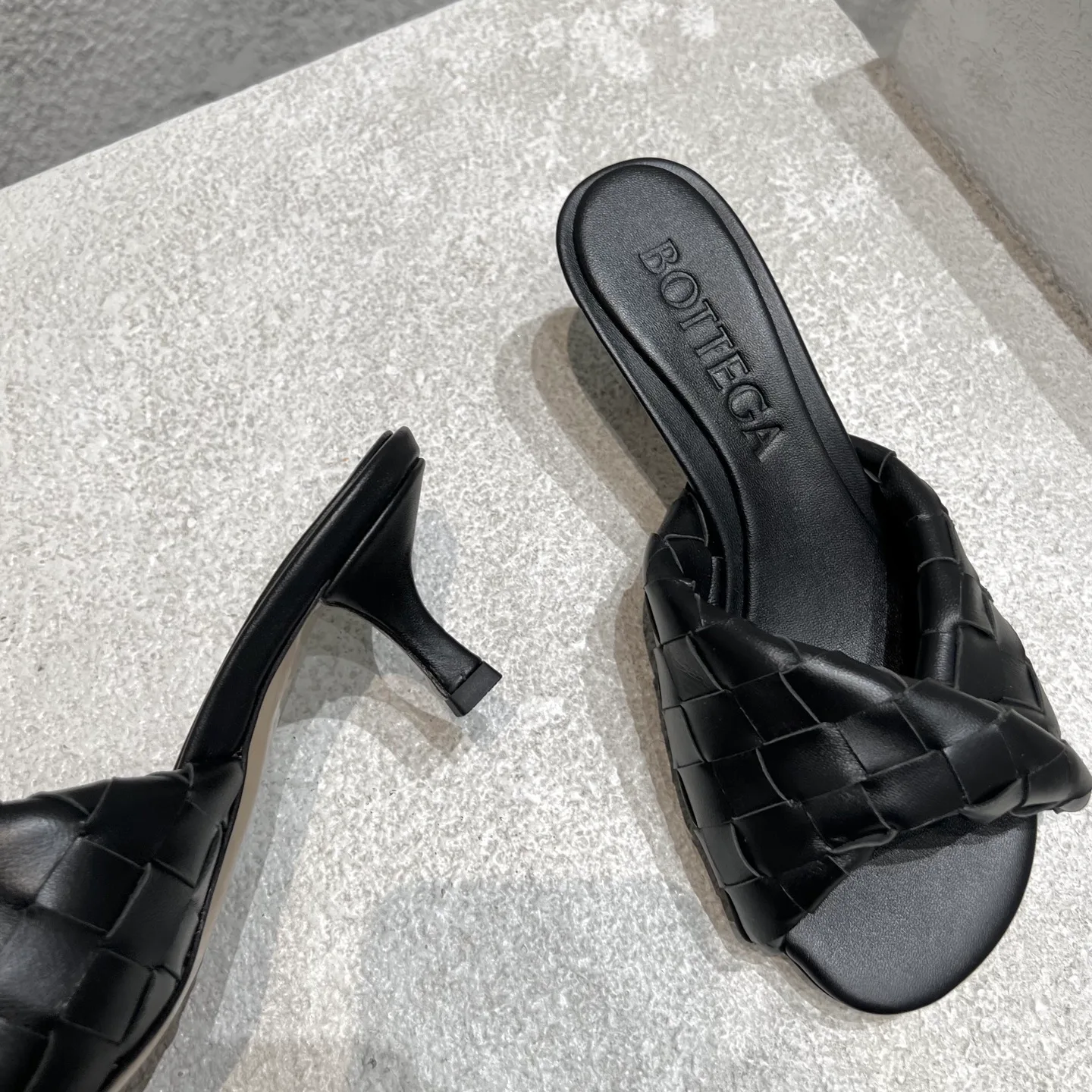 Босоножки Женские Bottega Veneta 13960182