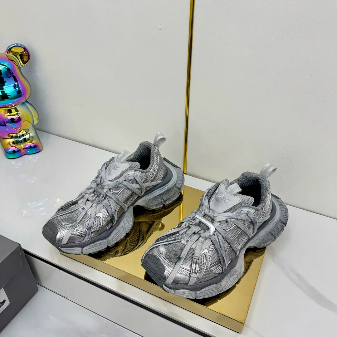 Кроссовки Женские Balenciaga 11165633