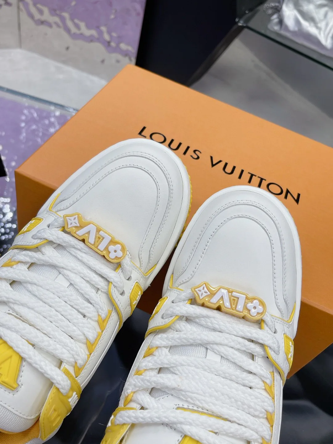 Кроссовки Женские Louis Vuitton 13074042
