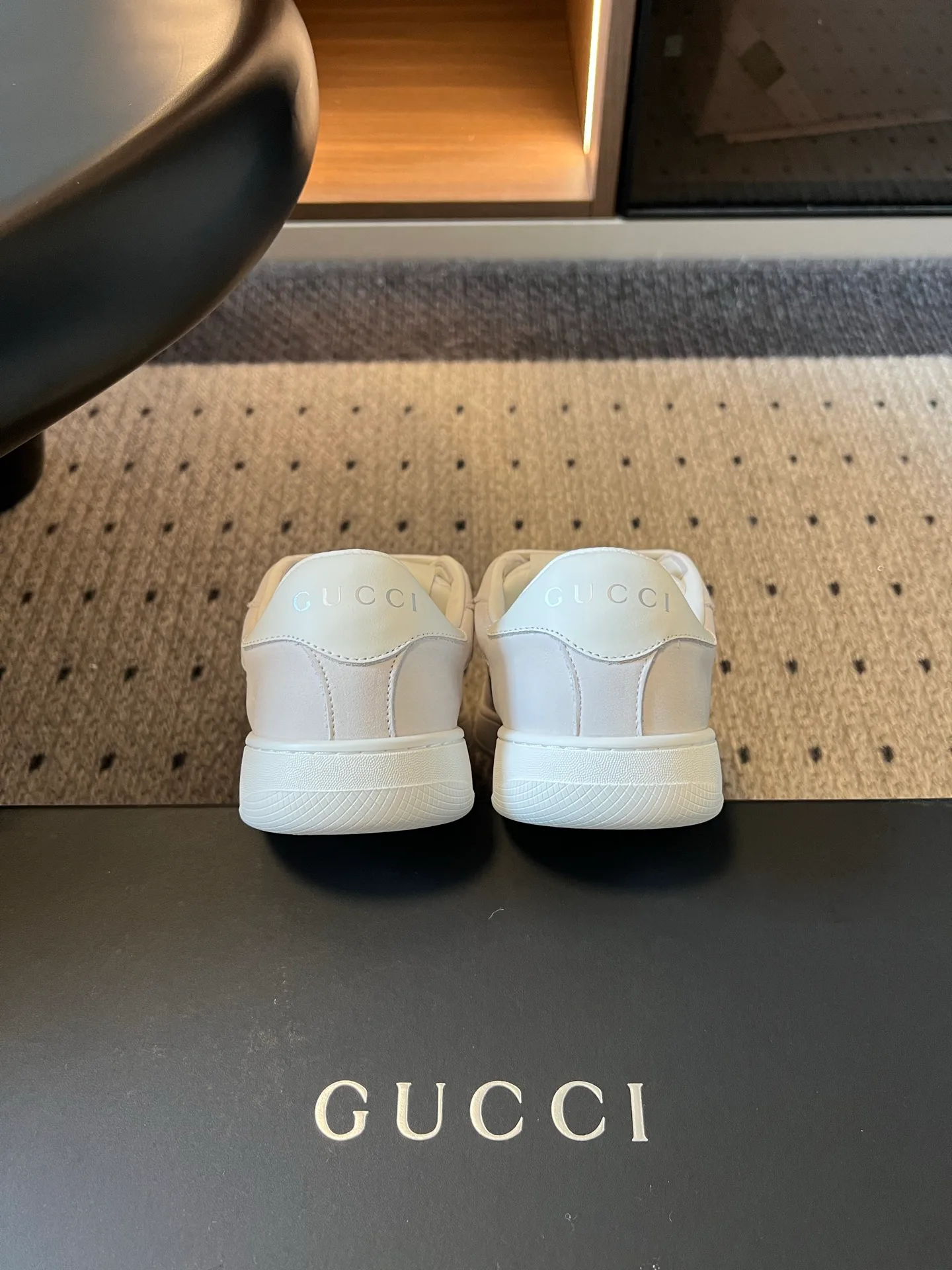 Кроссовки Женские Gucci 17926086