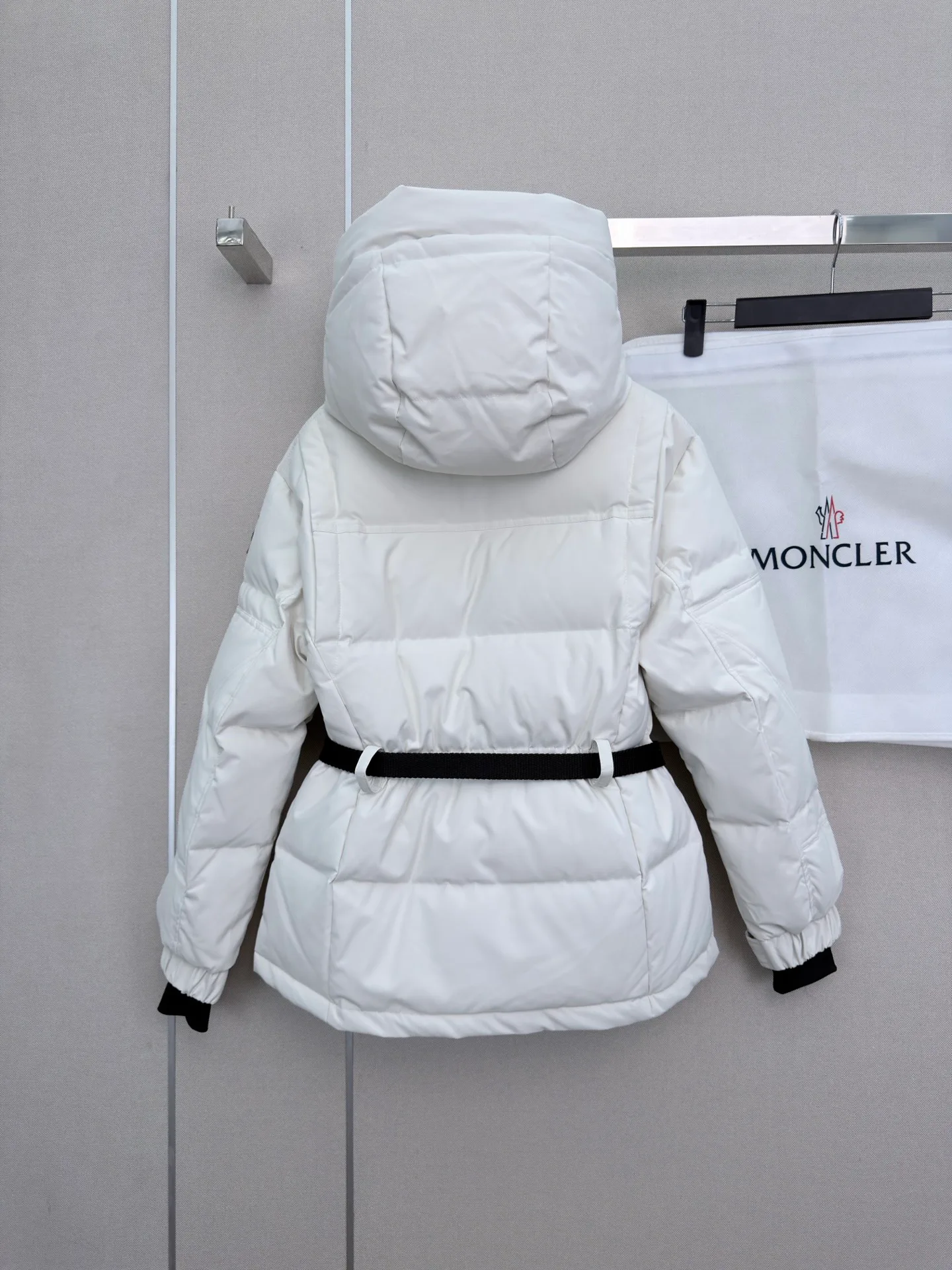 Куртки И Пуховики Женские Moncler 19555754