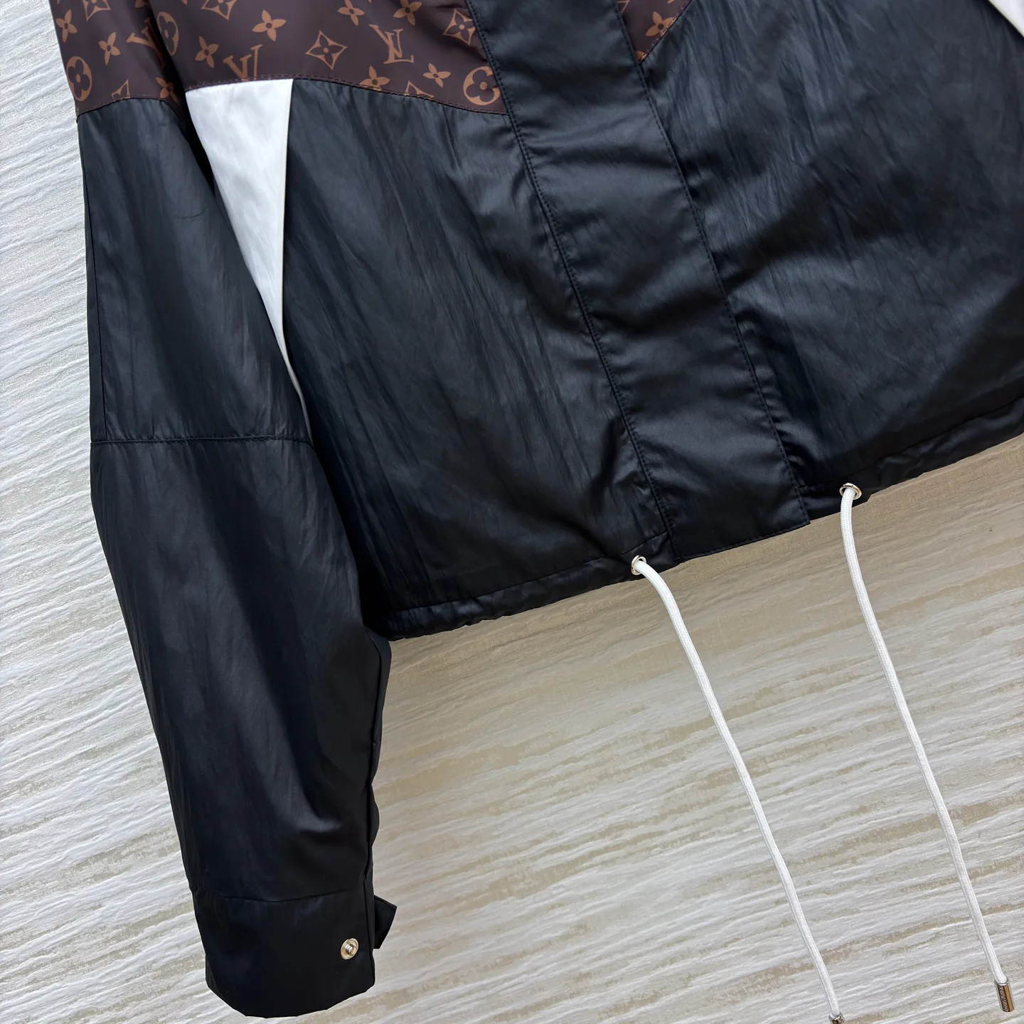 Куртки И Пуховики Женские Louis Vuitton 1463381