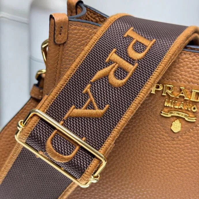 Классические Сумки Женские Prada 13332189