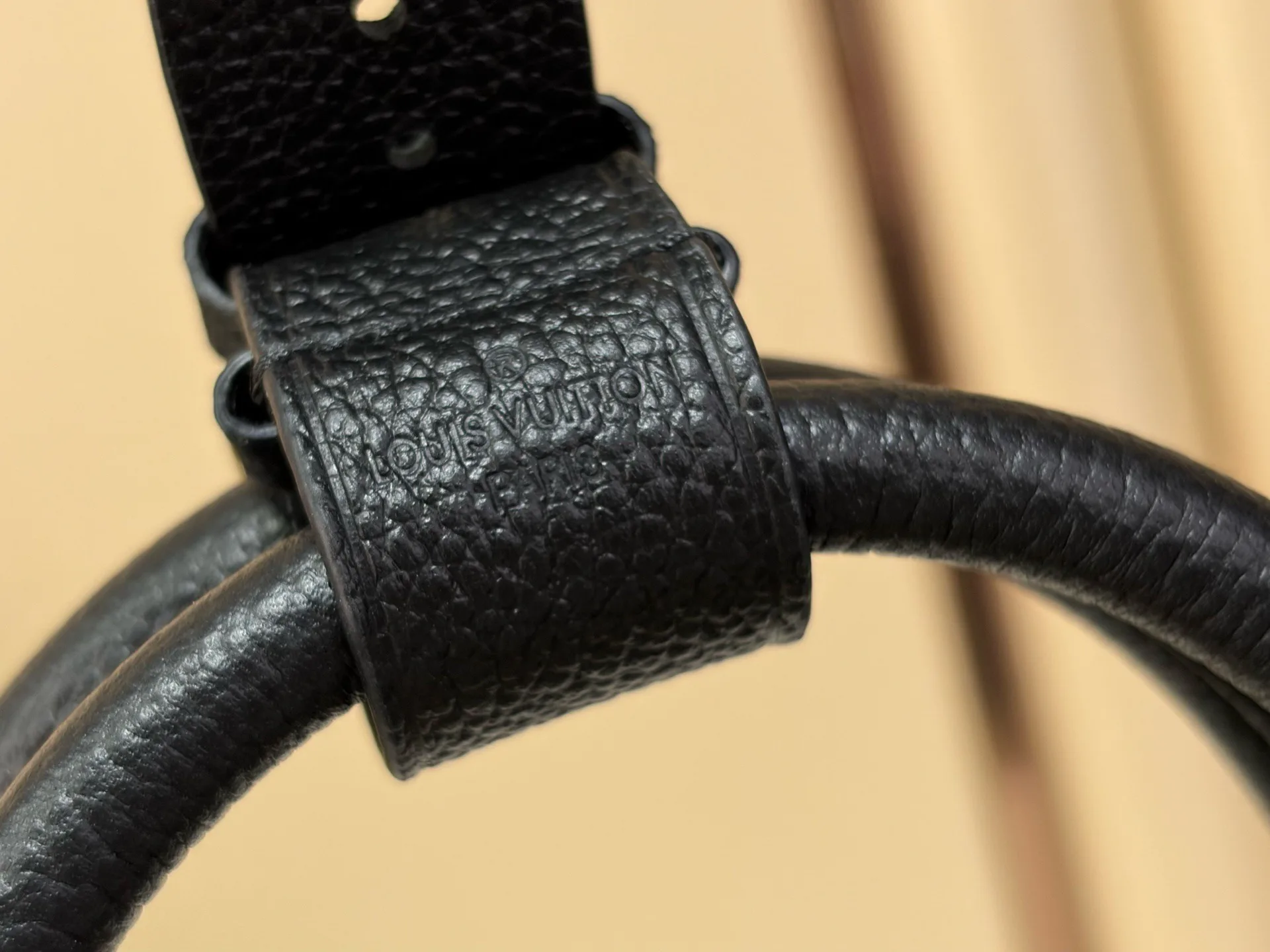 Классические Сумки Женские Louis Vuitton 18240331