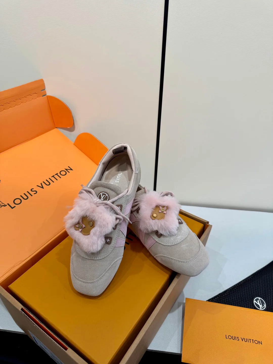 Кроссовки Женские Louis Vuitton 735154