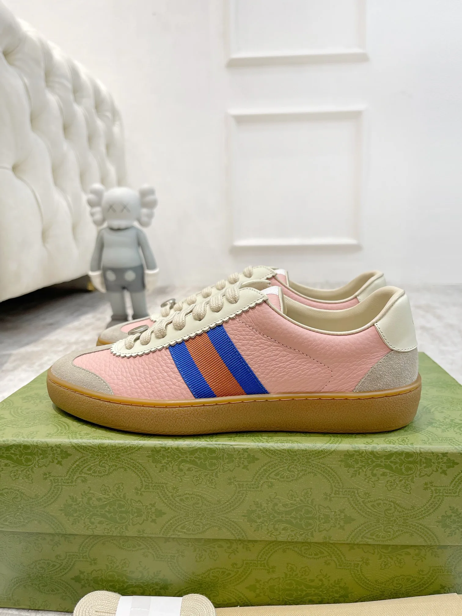 Кроссовки Женские Gucci 18765955