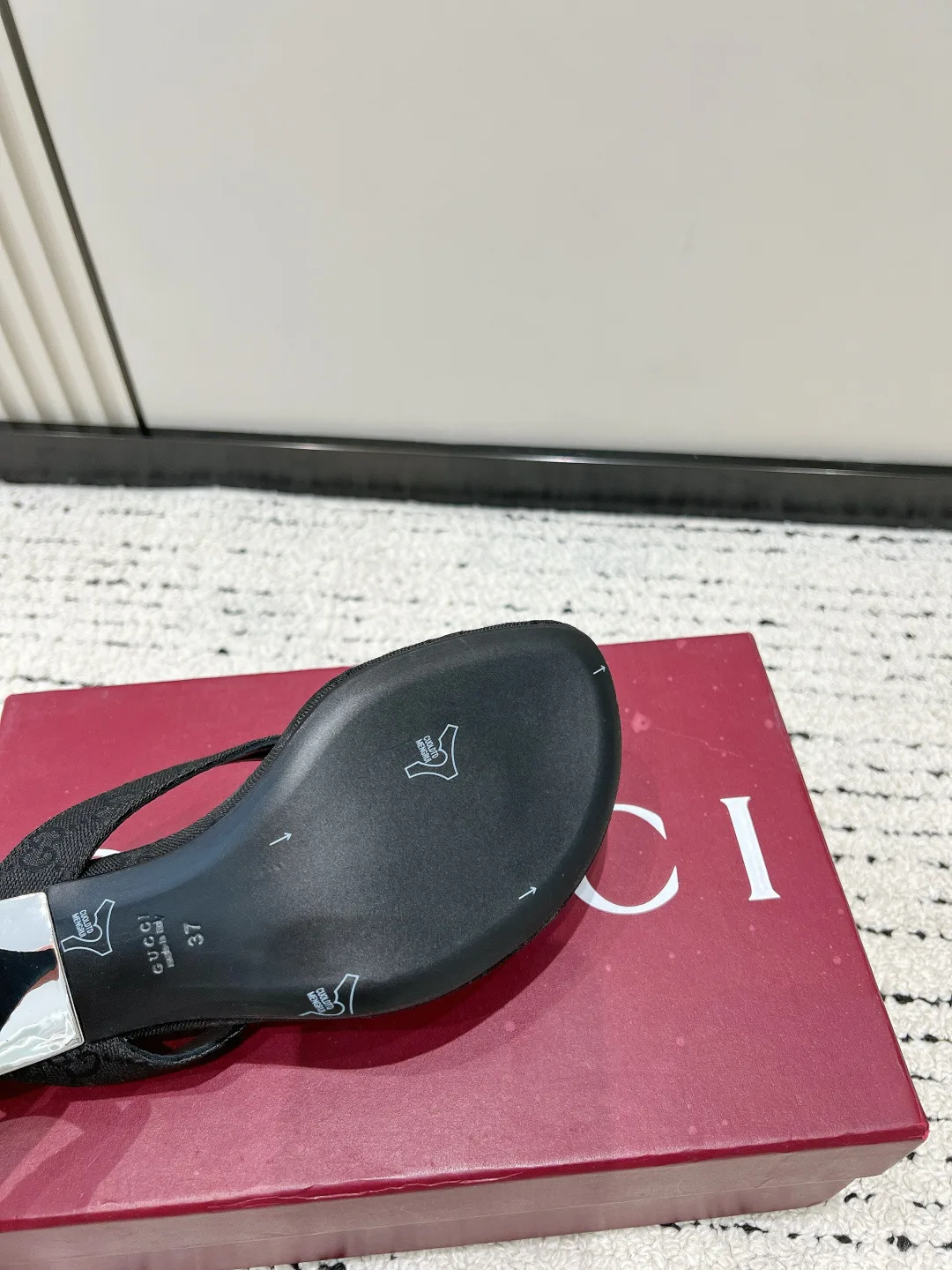 Шлепанцы Женские Gucci 17637839