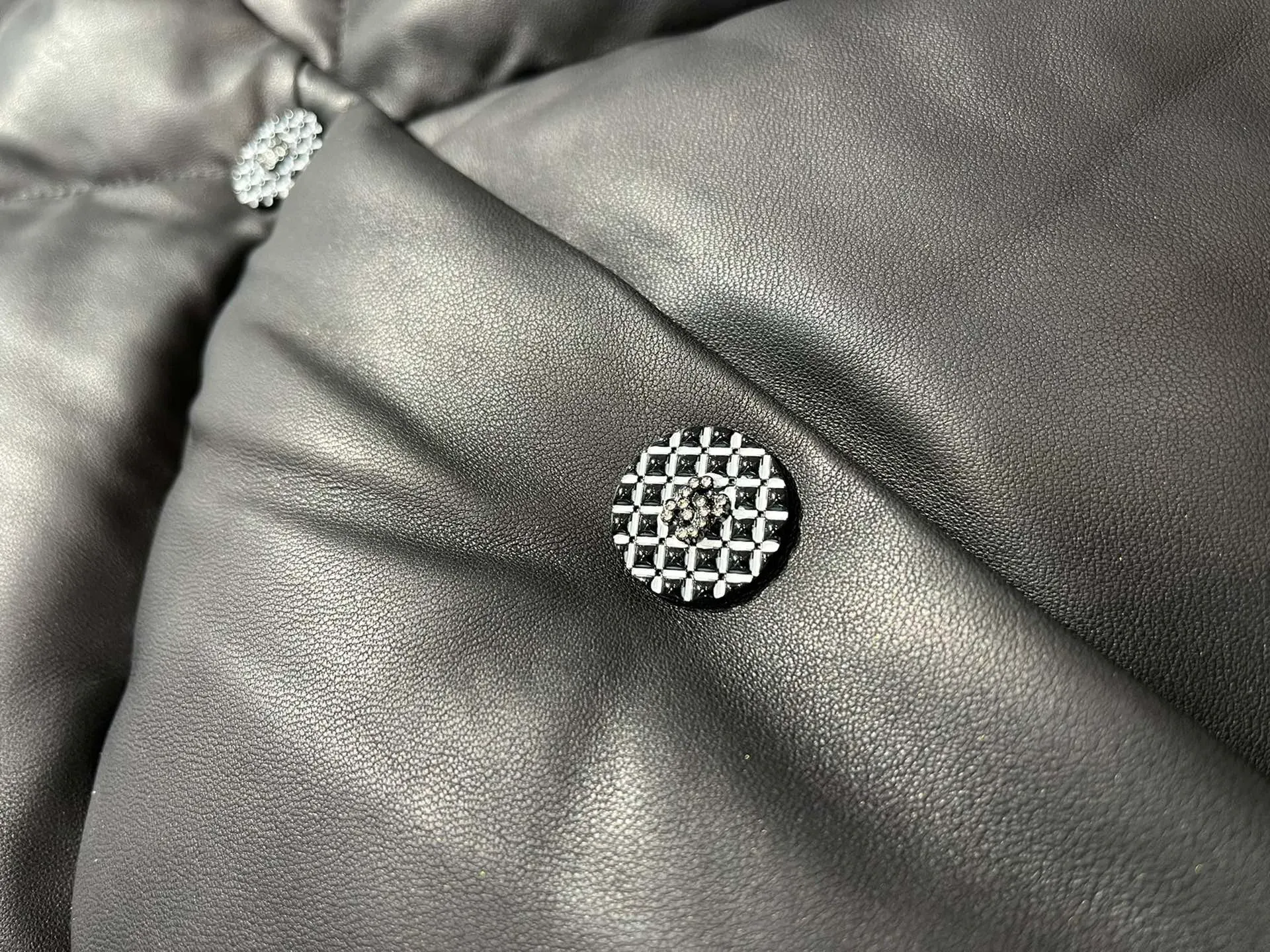 Куртки И Пуховики Женские Chanel 504037