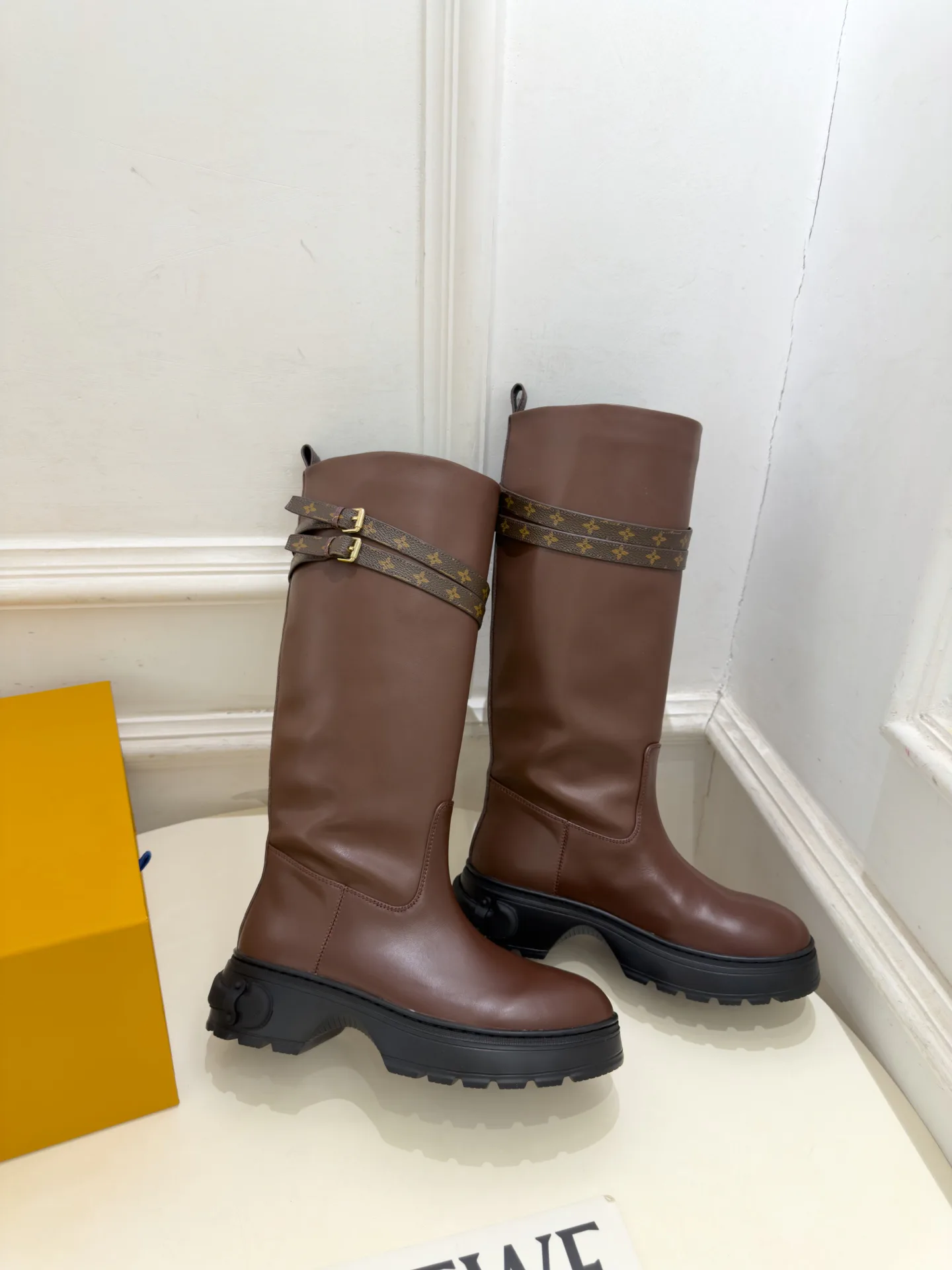 Сапоги Женские Louis Vuitton 18370298