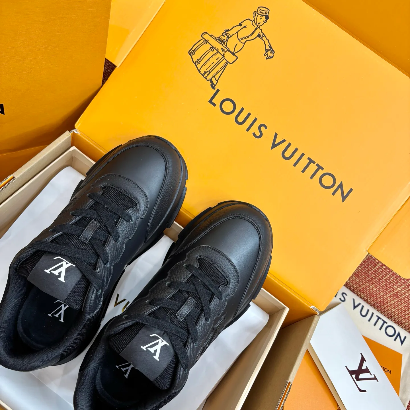 Кроссовки Женские Louis Vuitton 1693104