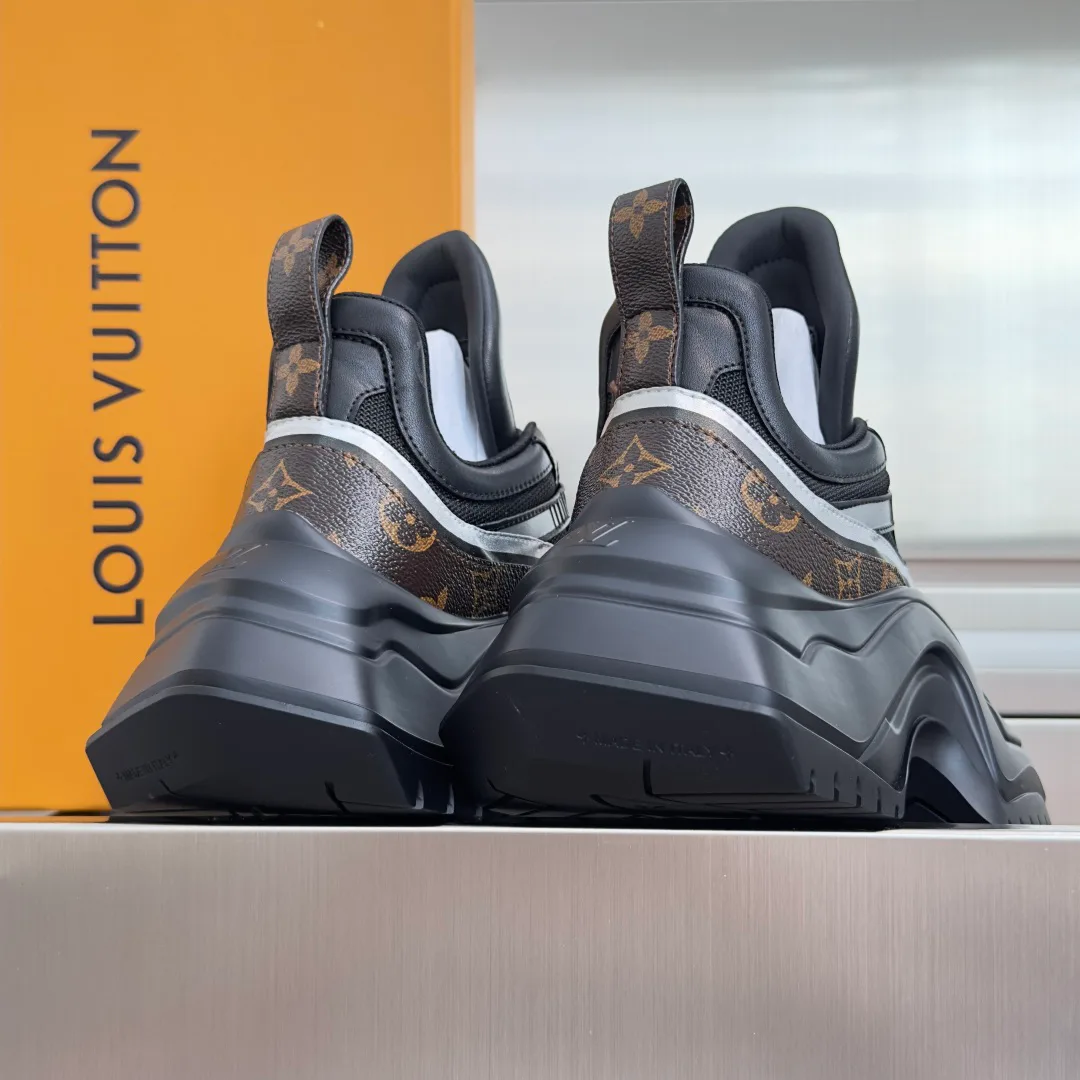 Кроссовки Женские Louis Vuitton 18845938