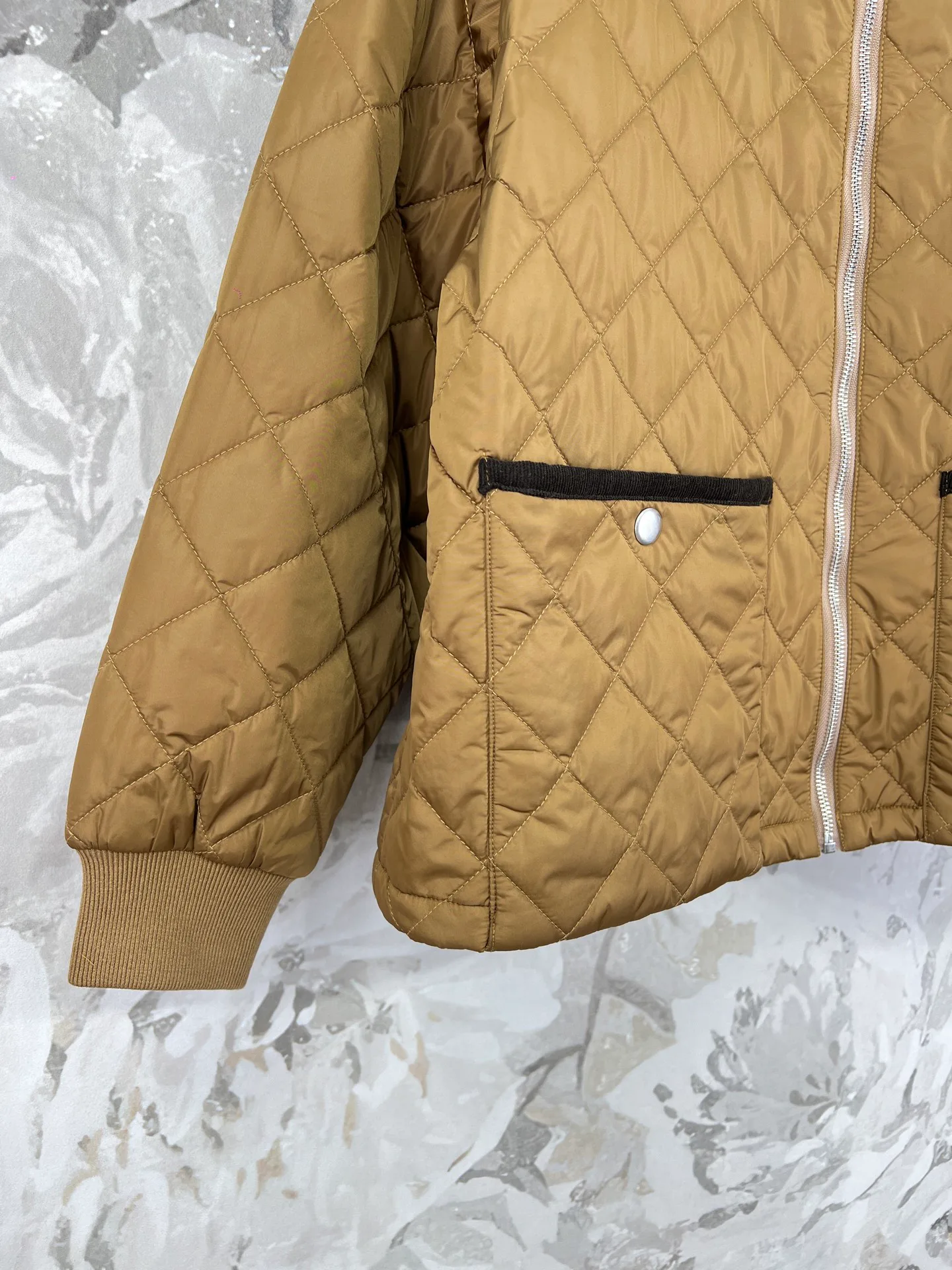 Куртки И Пуховики Женские Prada 4735109