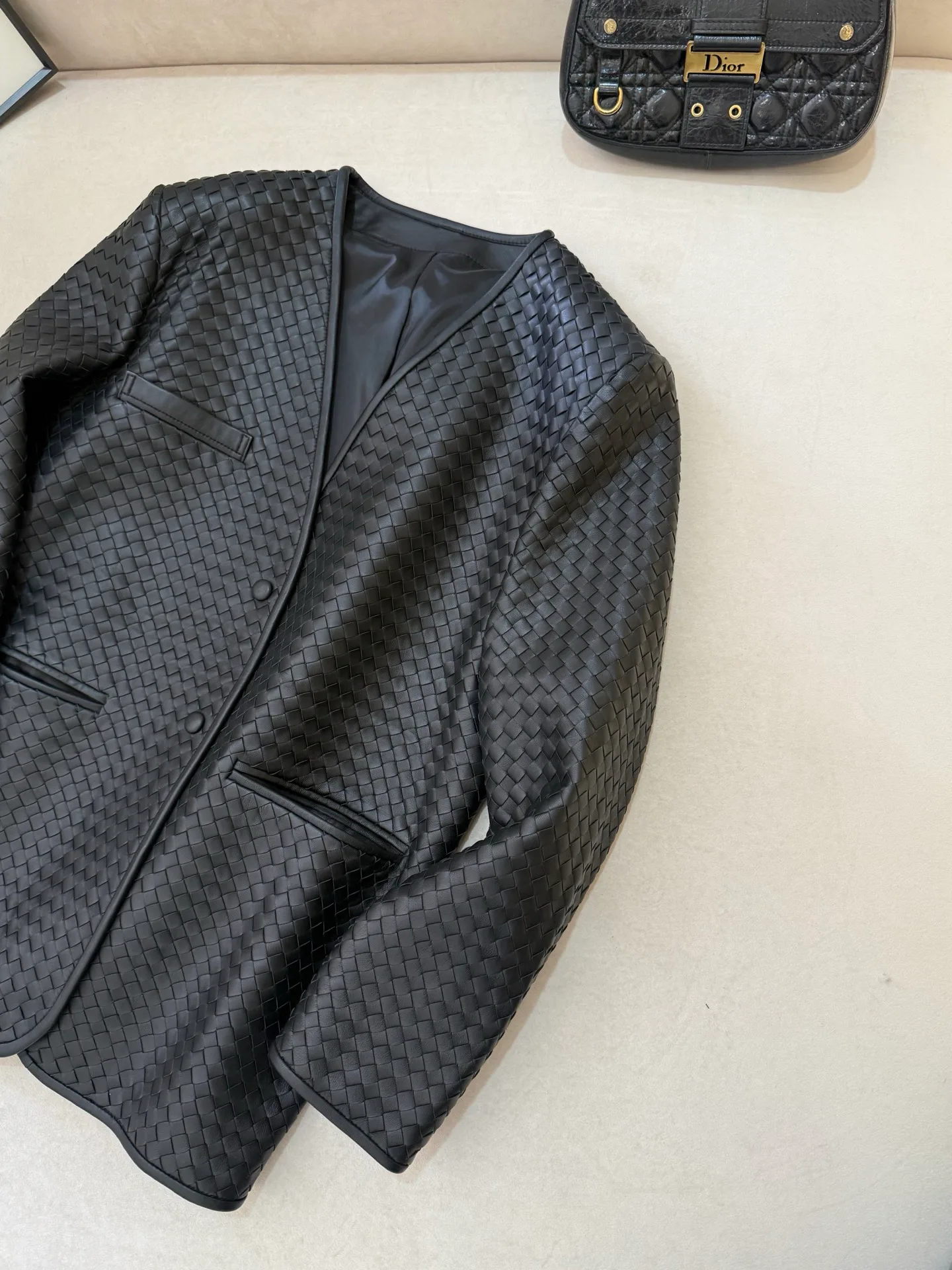 Кожаные Куртки И Дублёнки Женские Bottega Veneta 18208785
