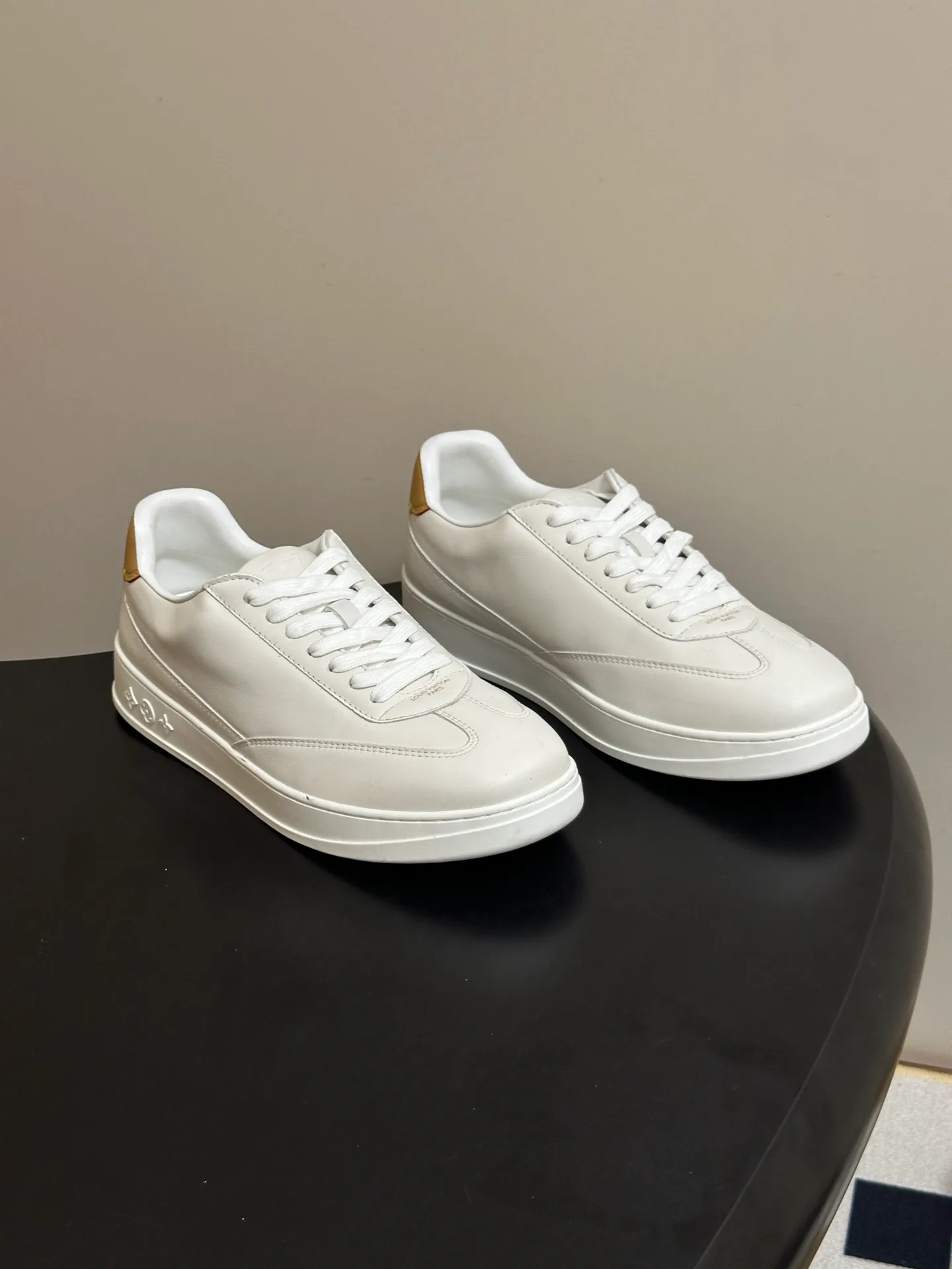 Кроссовки Мужские Louis Vuitton 18340907
