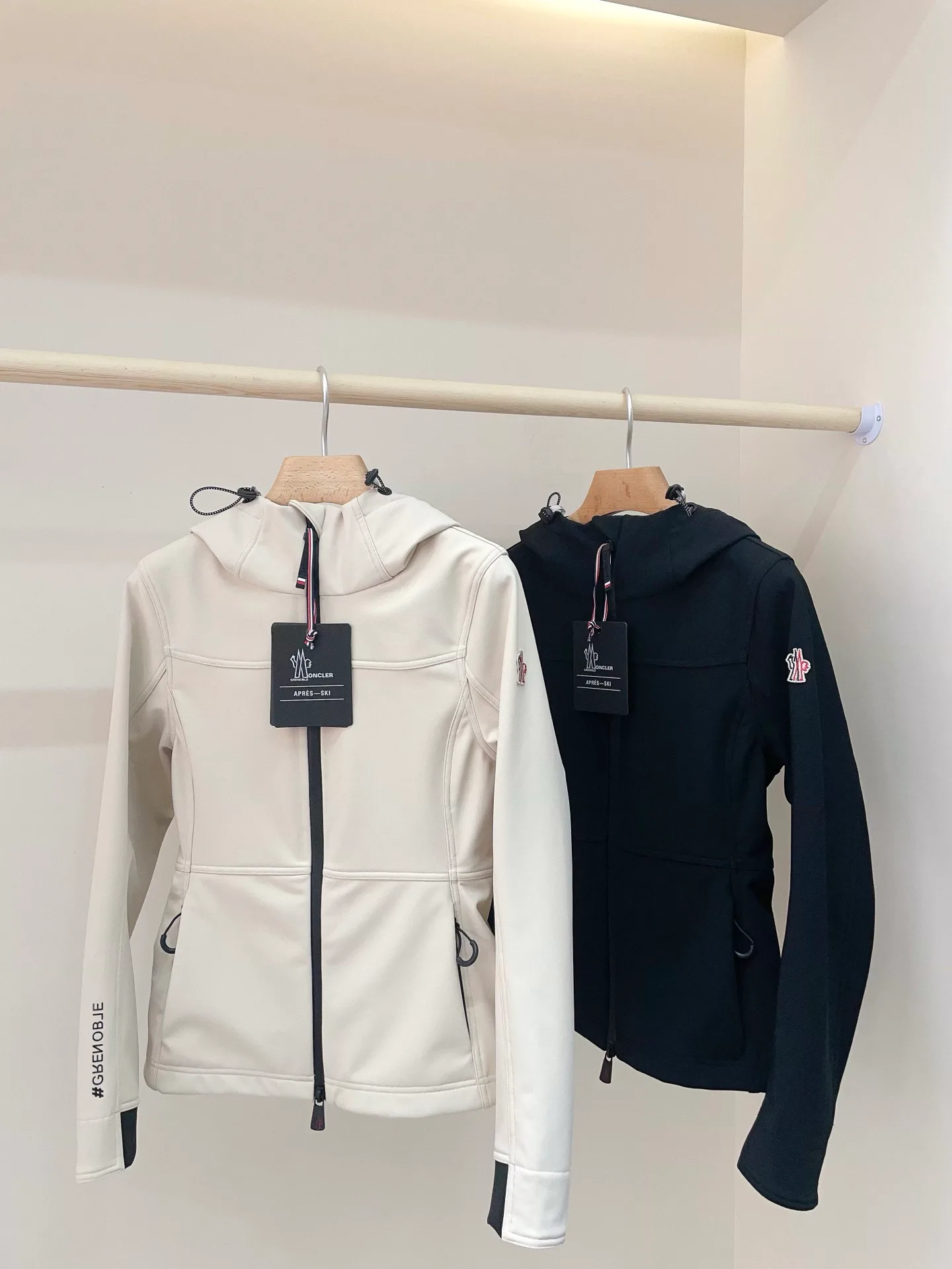Куртки И Пуховики Женские Moncler 18746648