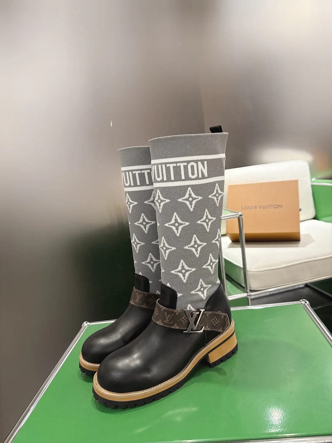 Сапоги Женские Louis Vuitton 18053370