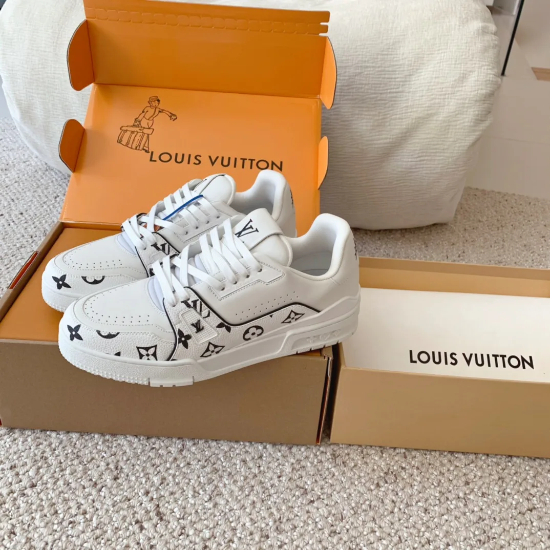 Кроссовки Женские Louis Vuitton 18625701