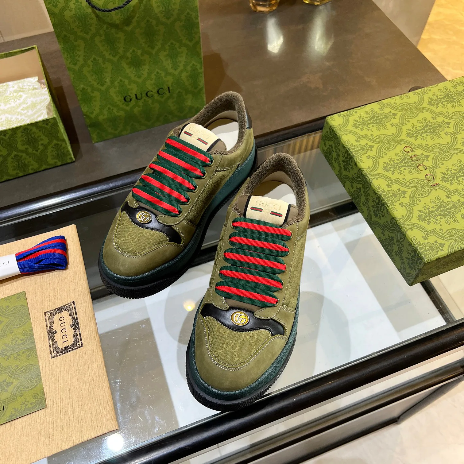 Кроссовки Женские Gucci 17955439