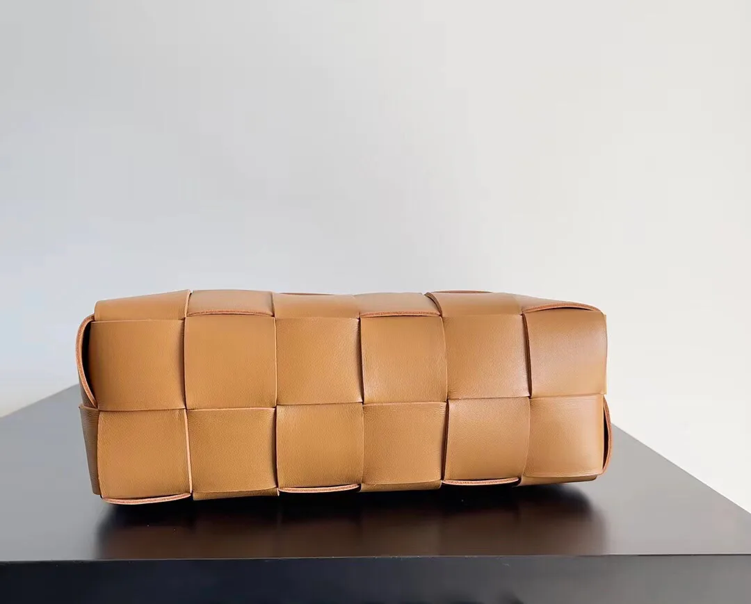 Сумки На Ремне Женские Bottega Veneta 11922463