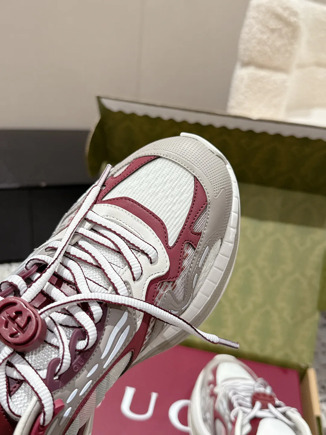 Кроссовки Женские Gucci 183121