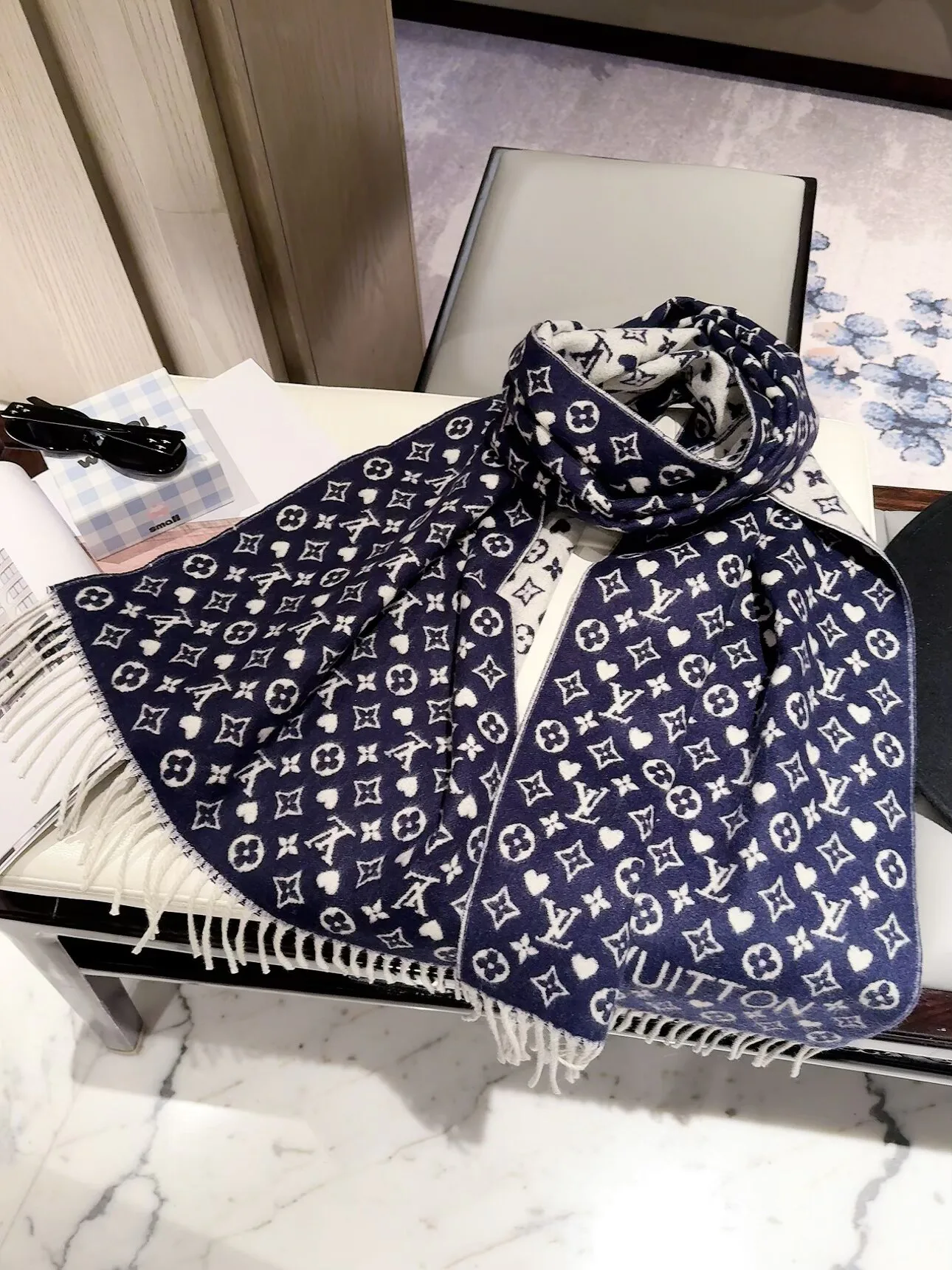 Шарфы Louis Vuitton 18450153