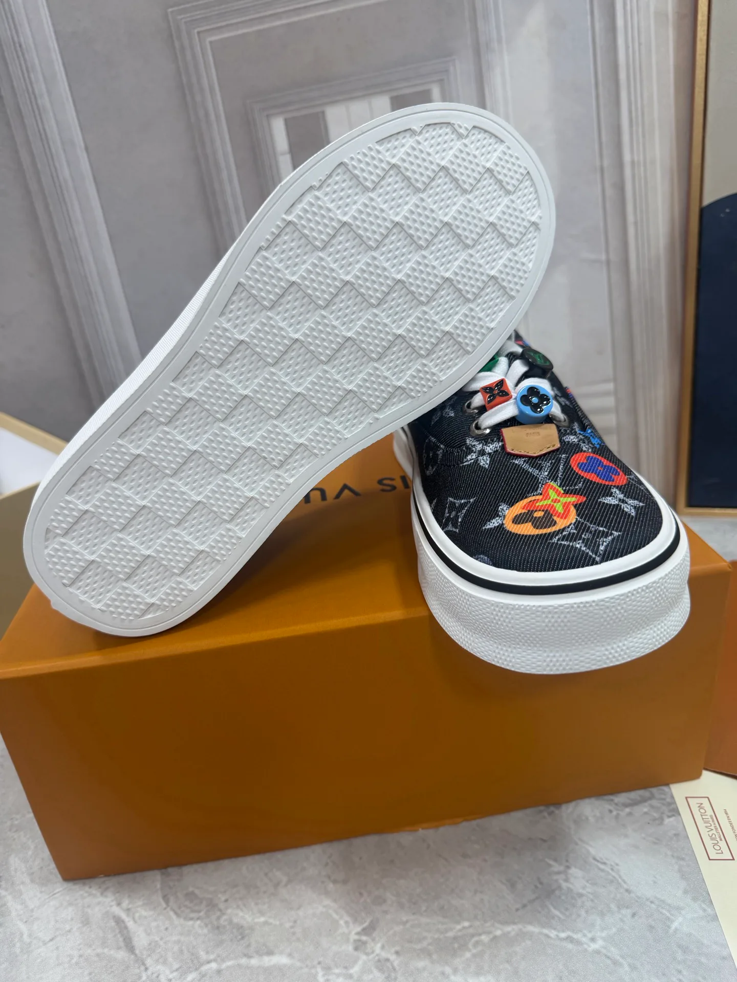Кроссовки Мужские Louis Vuitton 18190068