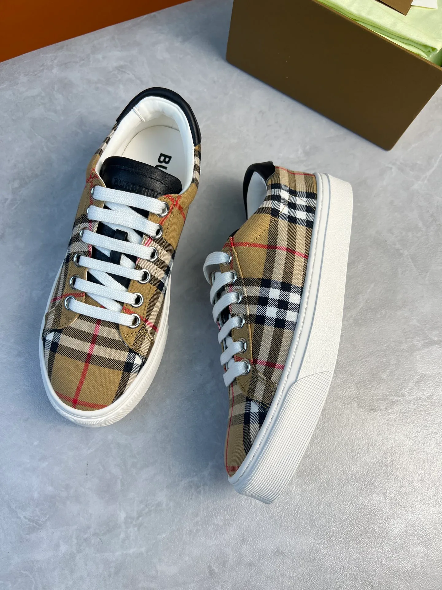Кроссовки Женские Burberry 5911808