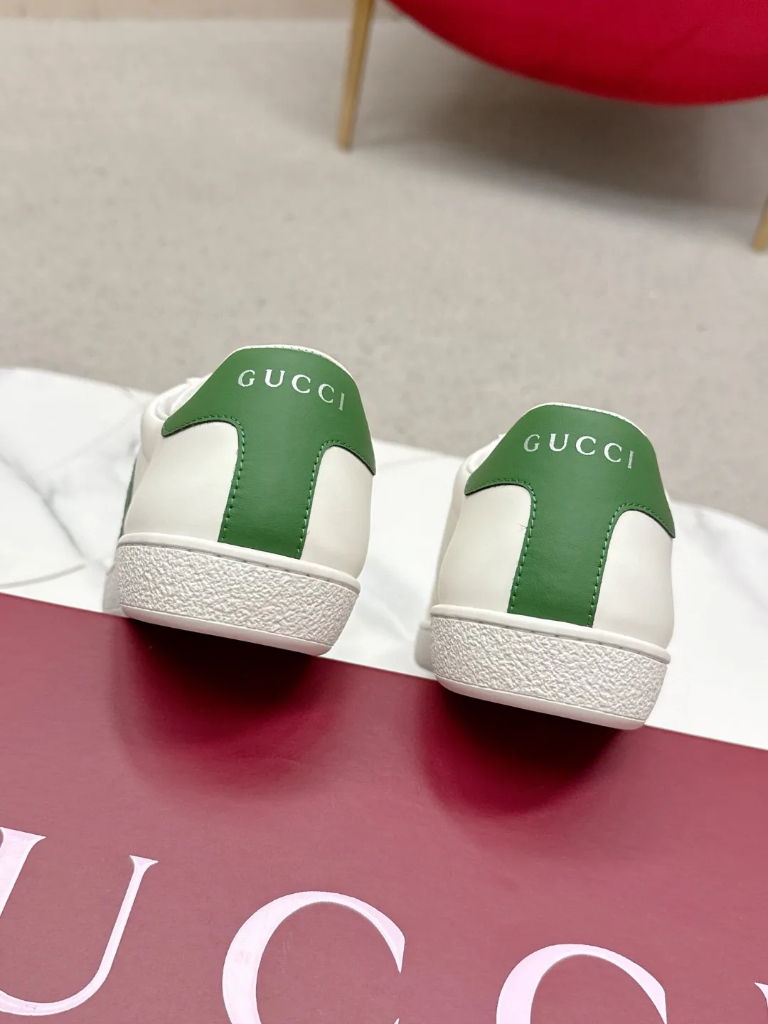 Кроссовки Женские Gucci 18262016