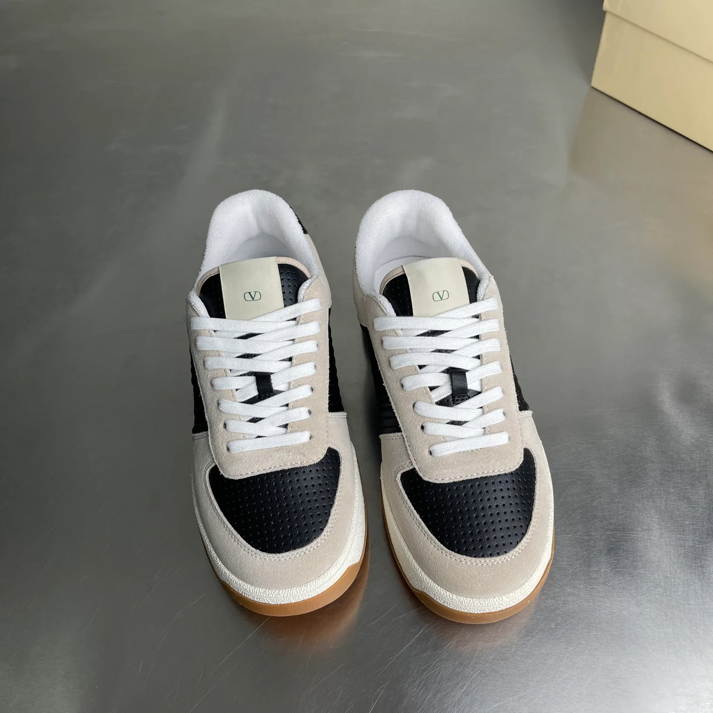 Кроссовки Женские Valentino 374035