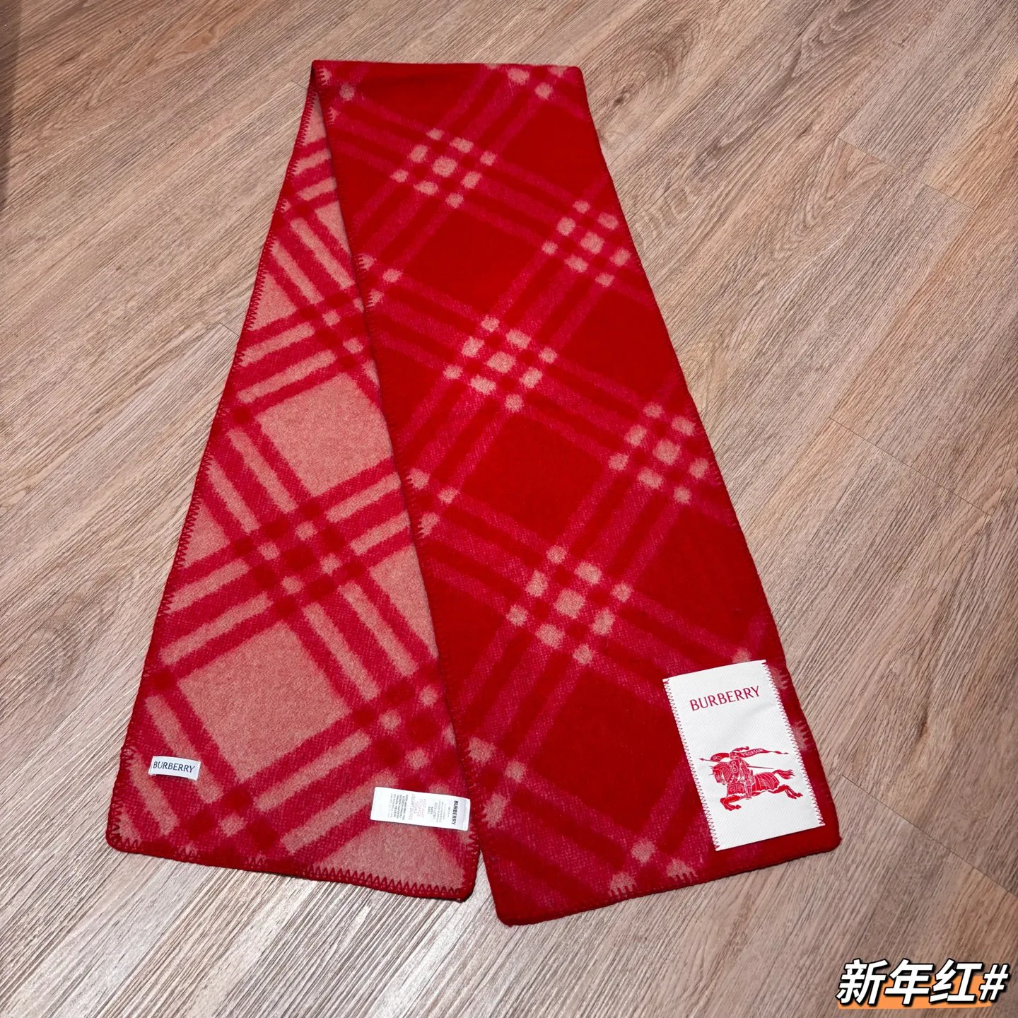 Шарфы Burberry 18507381
