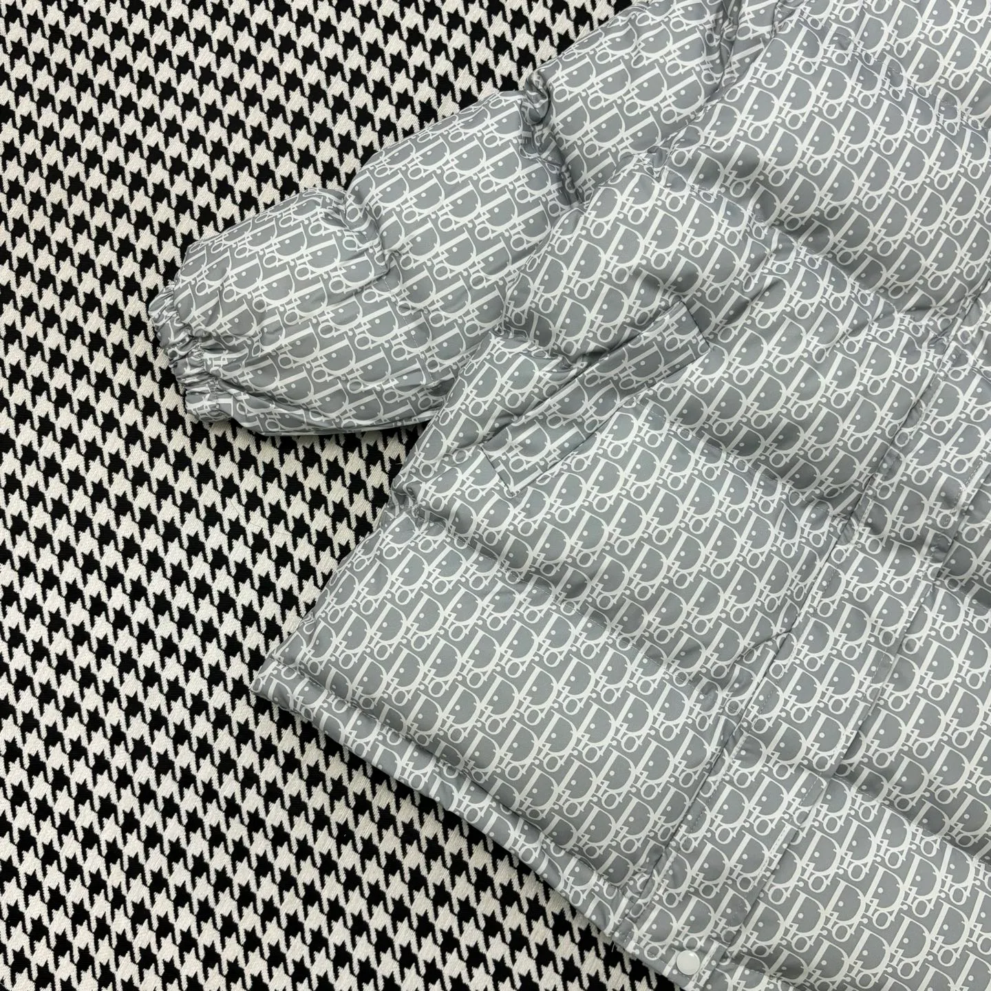 Куртки И Пуховики Женские Christian Dior 1493779