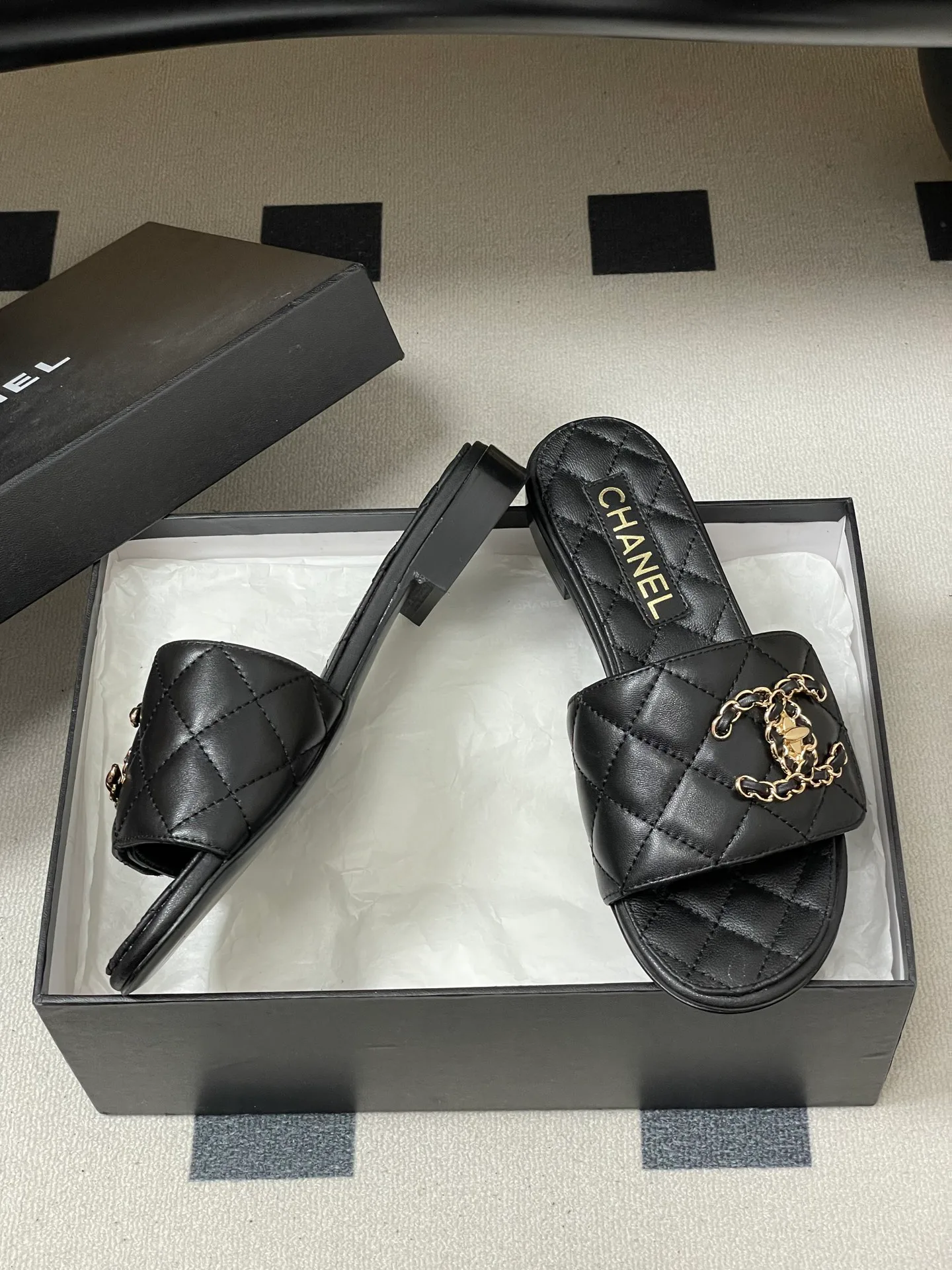 Босоножки Женские Chanel 10993841