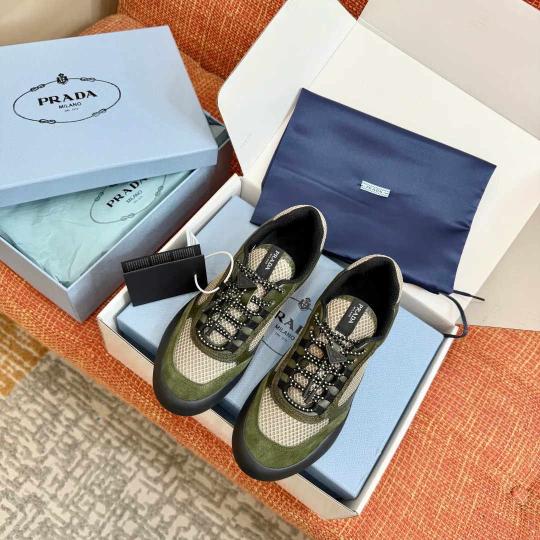 Кроссовки Женские Prada 11651019