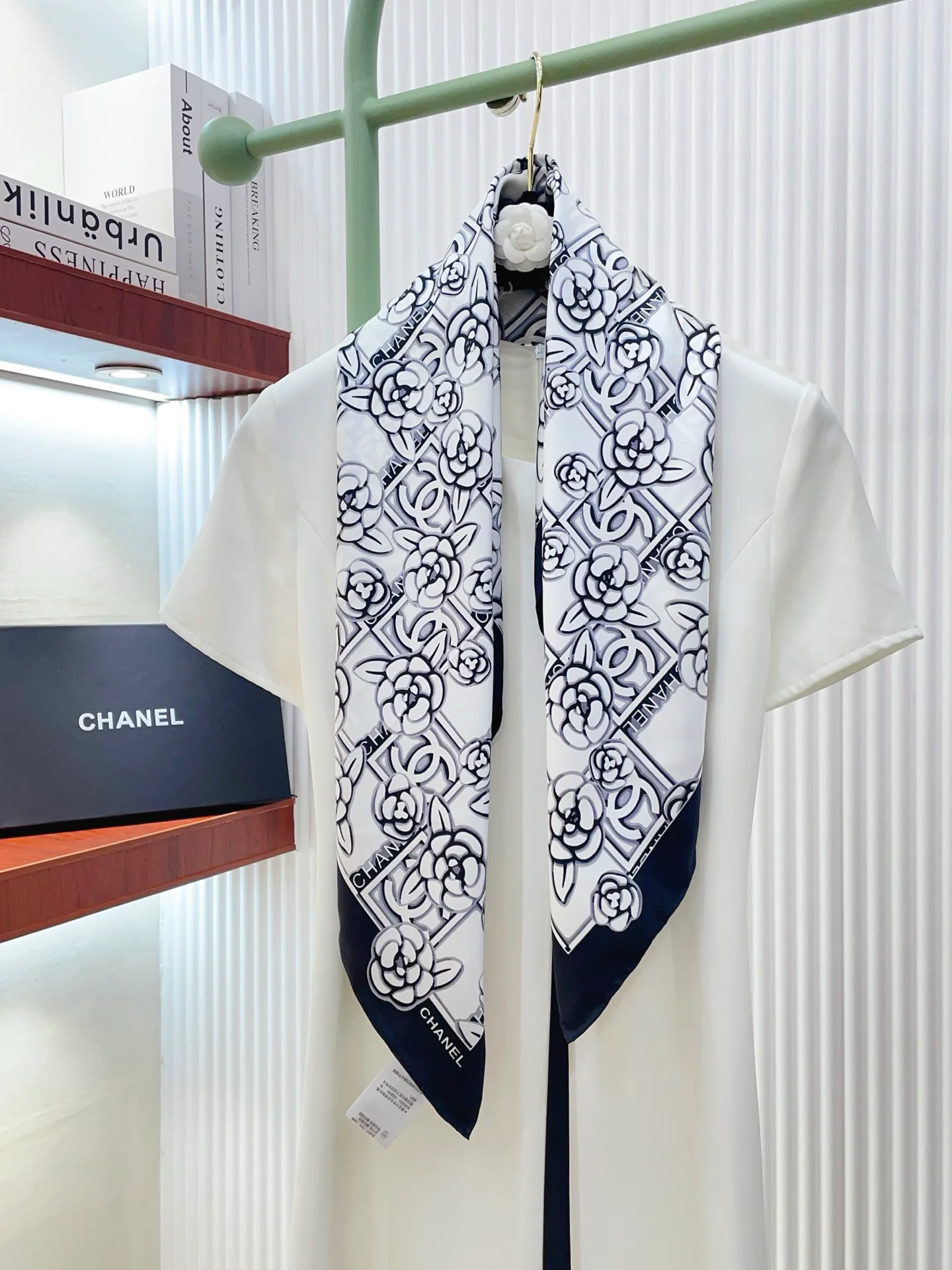 Платки Chanel 13119740