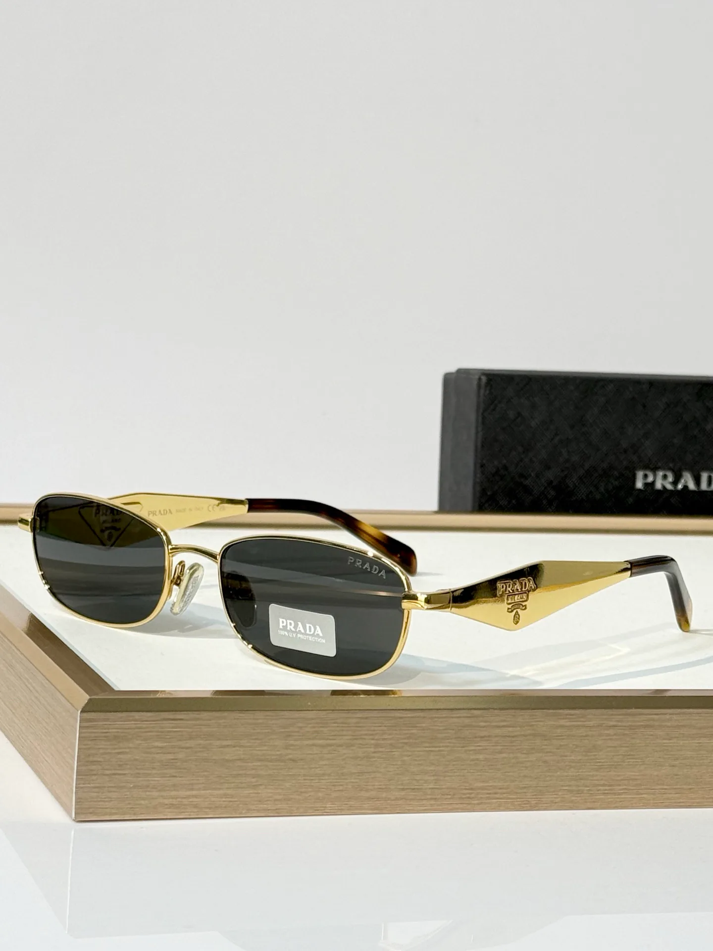 Очки Prada 18404815