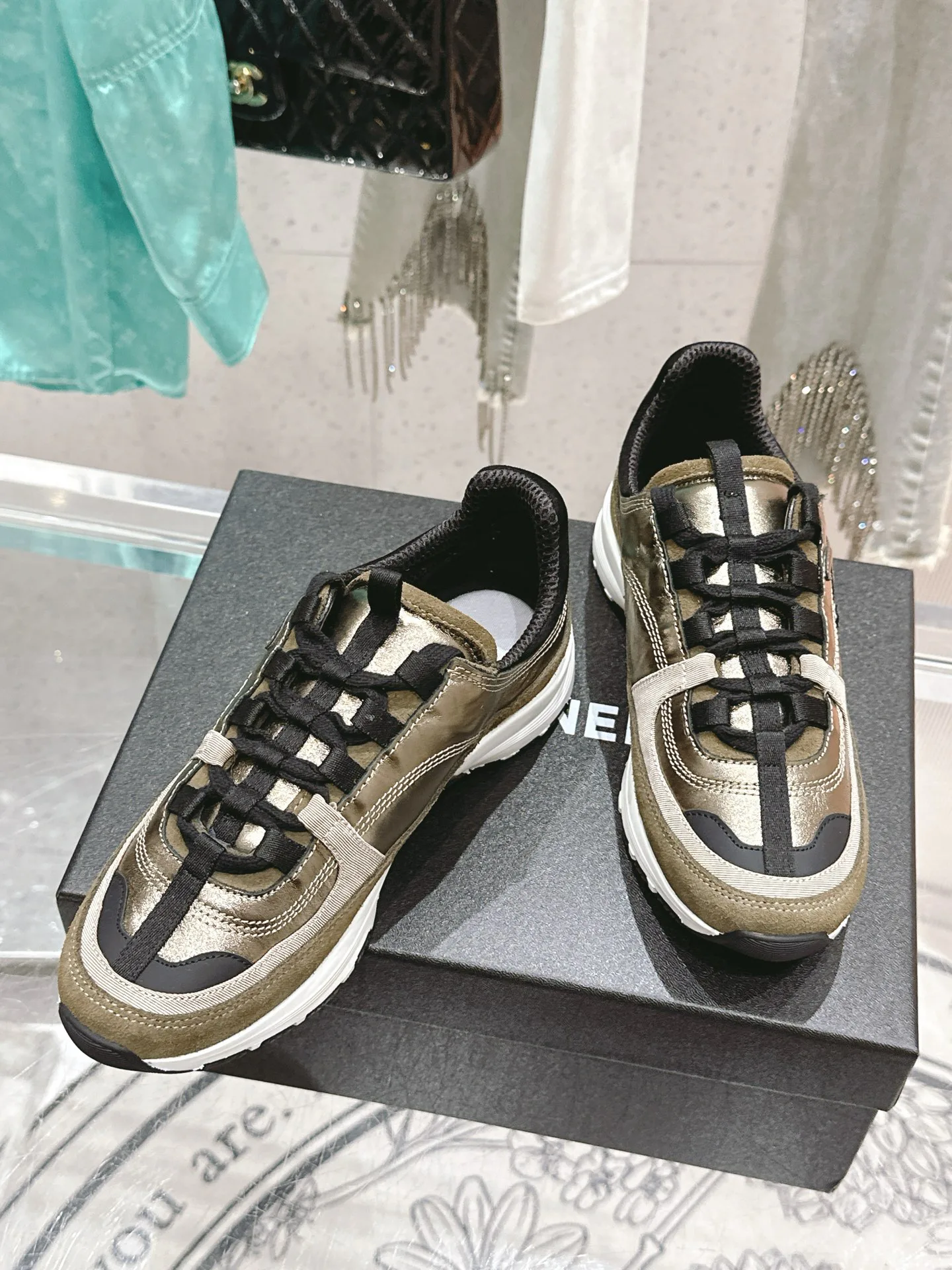 Кроссовки Женские Chanel 11405149