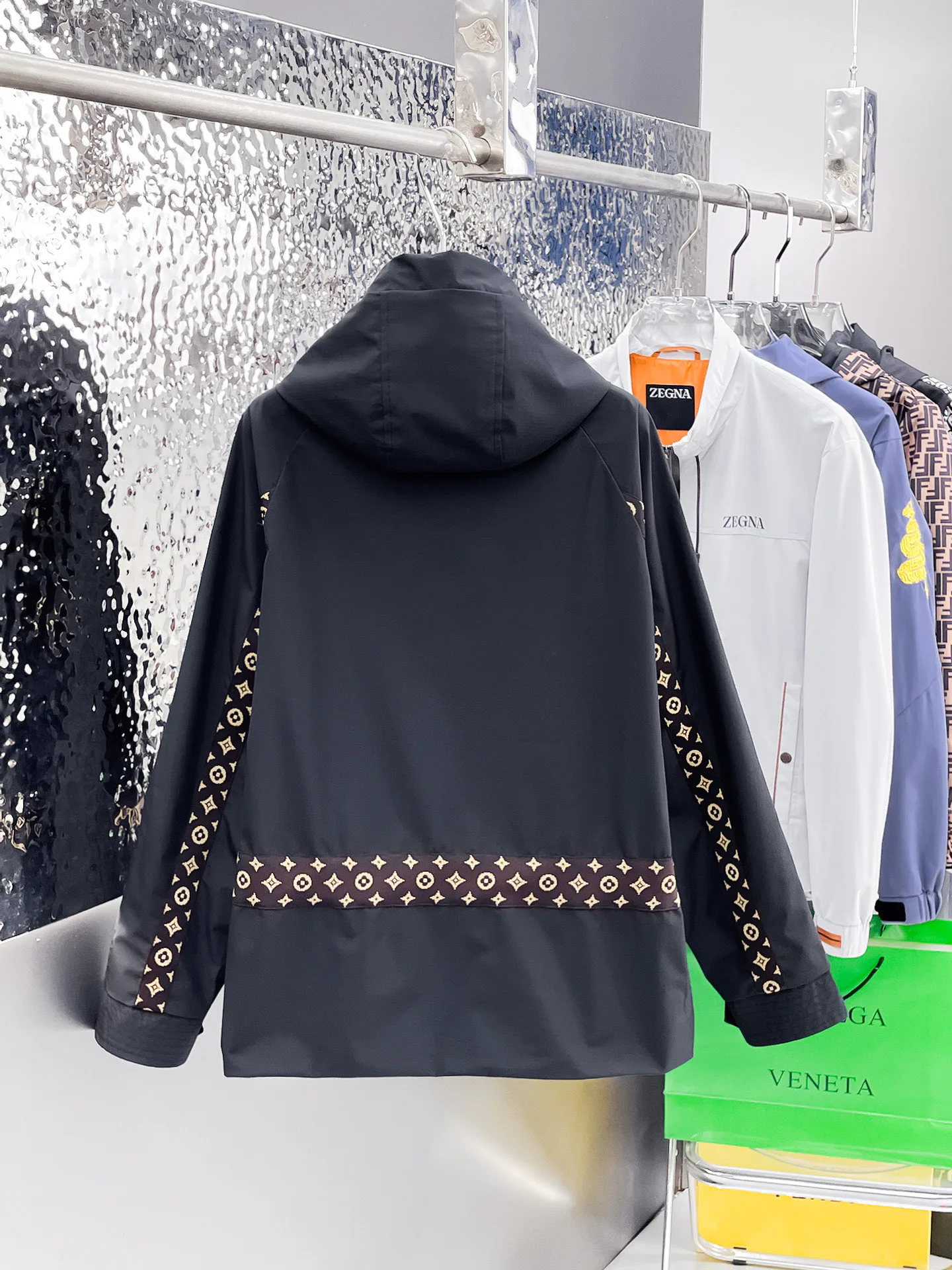Куртки И Пуховики Мужские Louis Vuitton 9352353