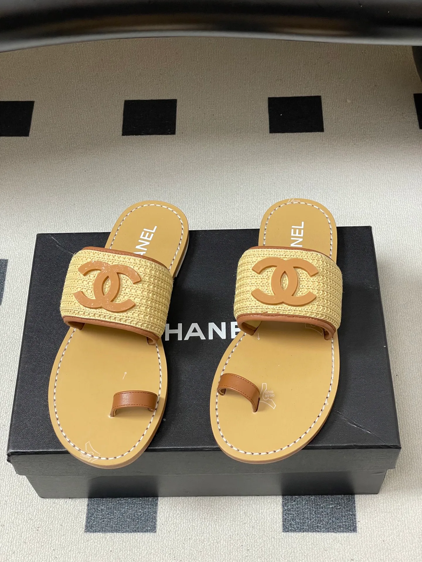 Шлепанцы Женские Chanel 11682263