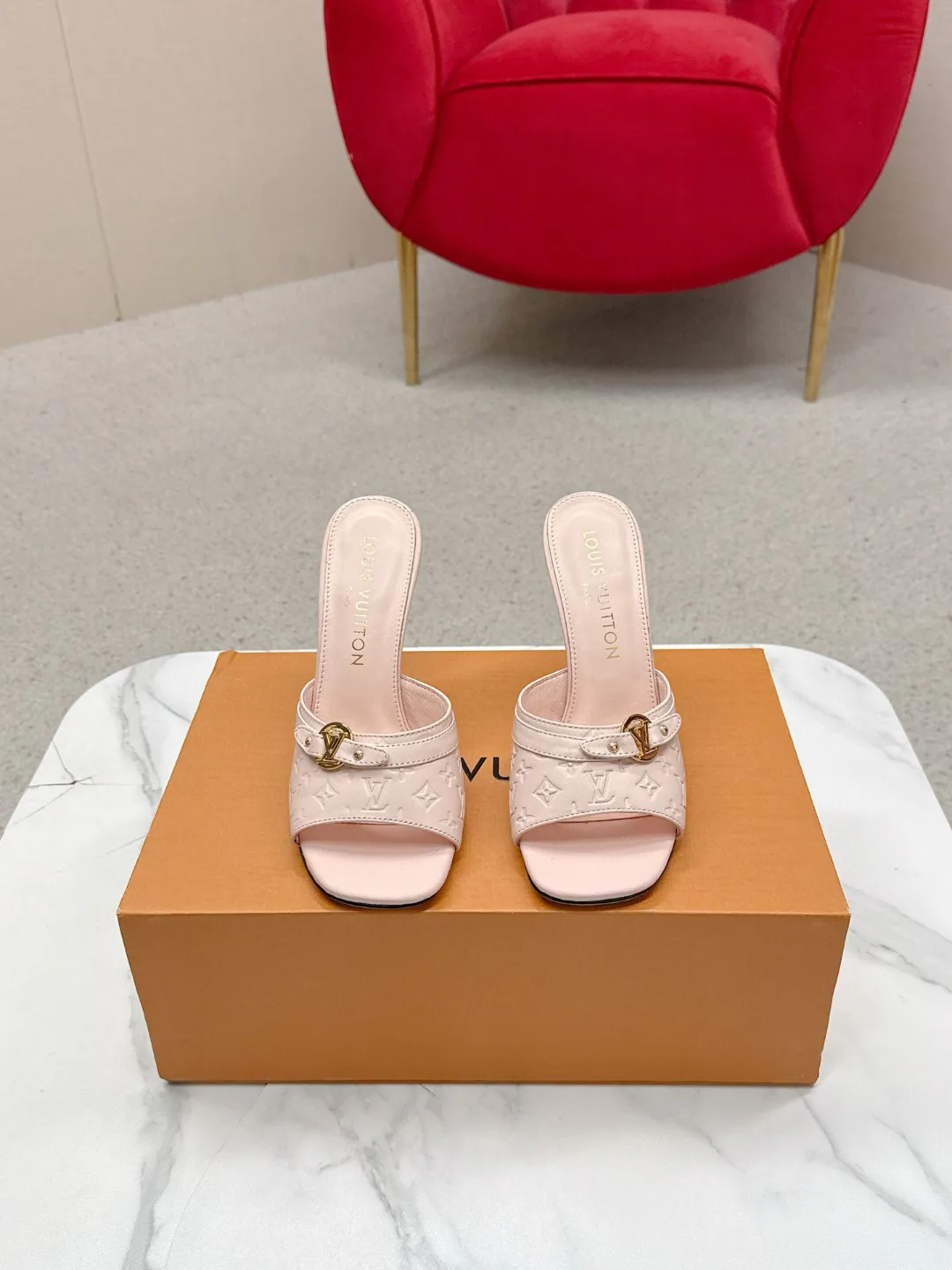 Босоножки Женские Louis Vuitton 1385753