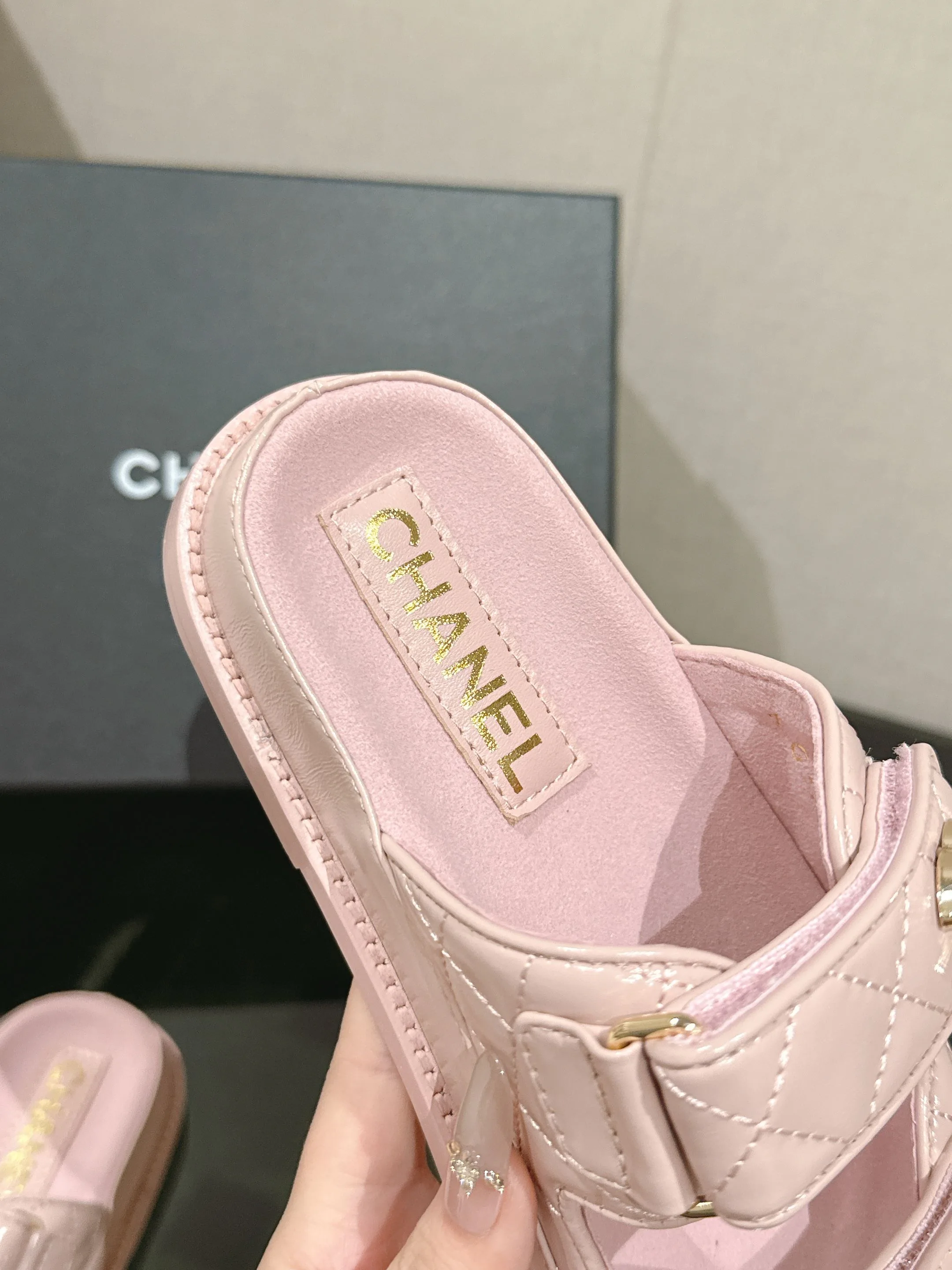 Шлепанцы Женские Chanel 22095