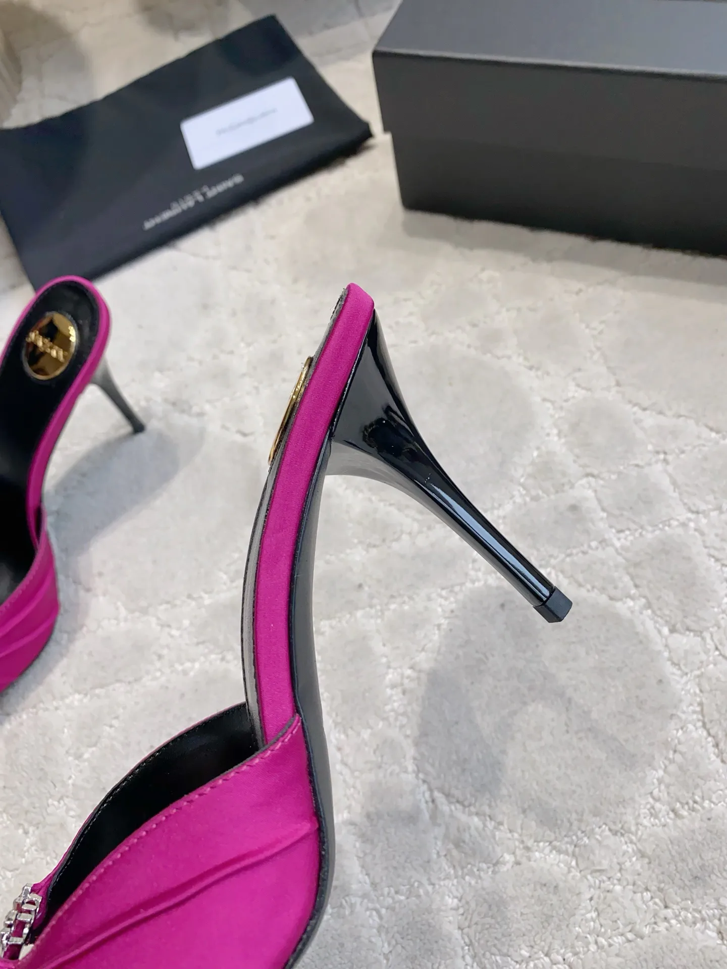 Босоножки Женские Saint Laurent 13332001