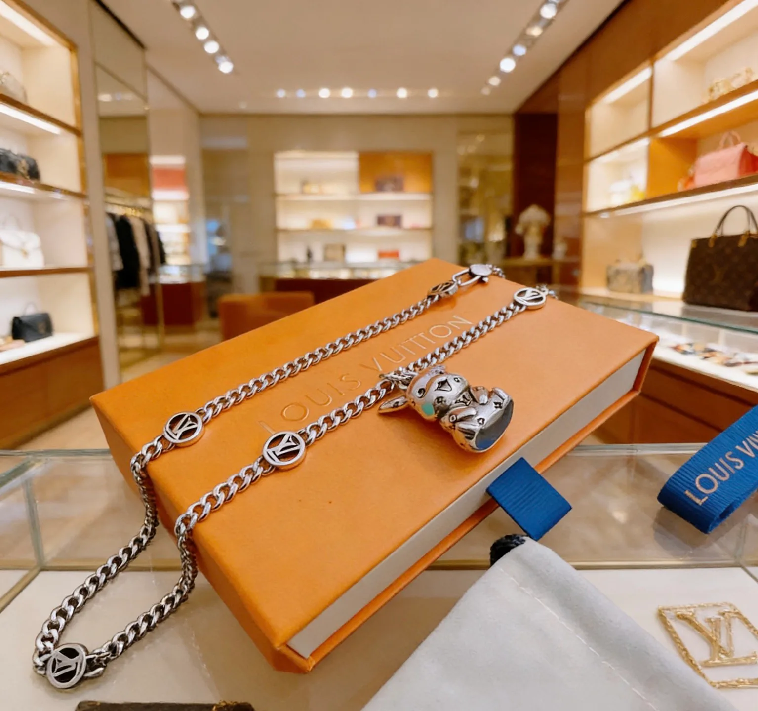 Бижутерия Louis Vuitton 13554401