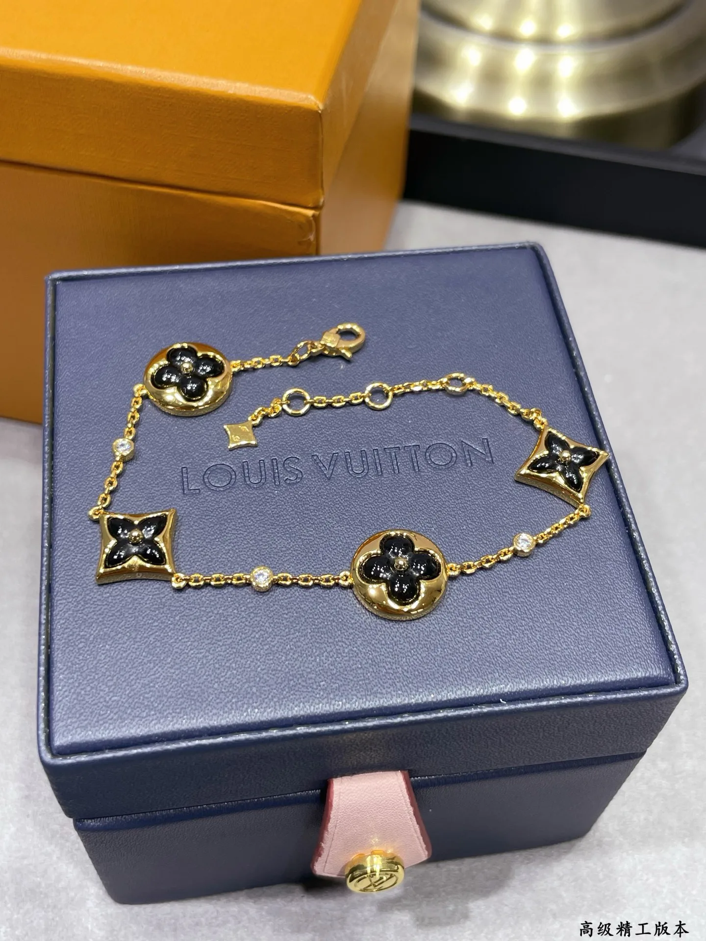 Бижутерия Louis Vuitton 99386