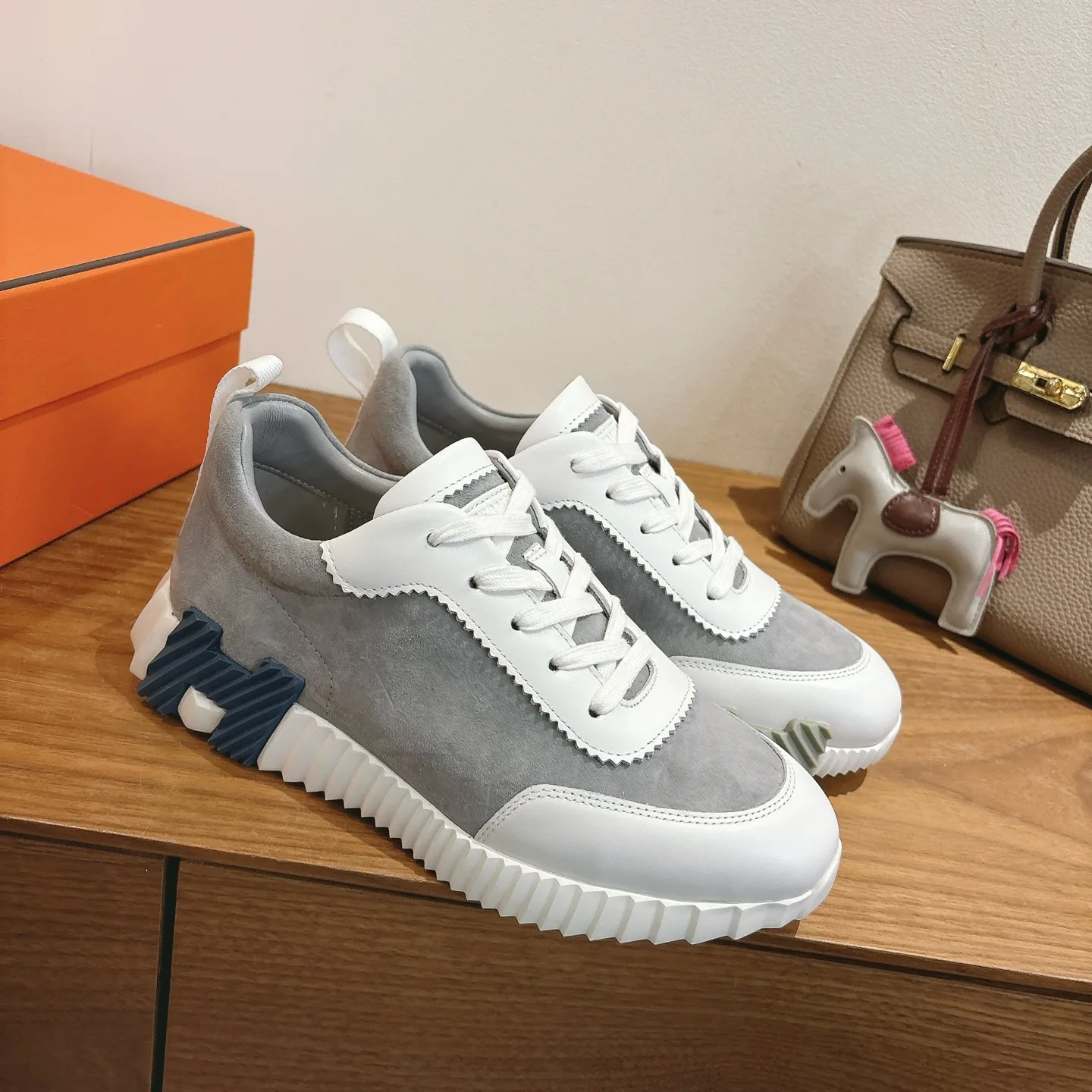 Кроссовки Женские Hermes 18729687