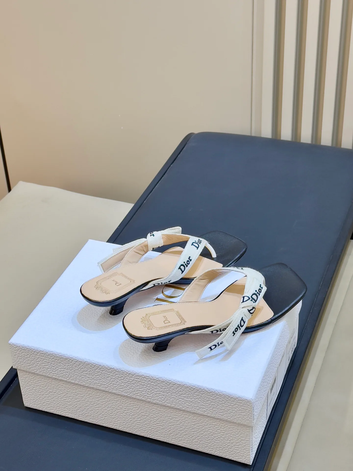 Босоножки Женские Christian Dior 18073532