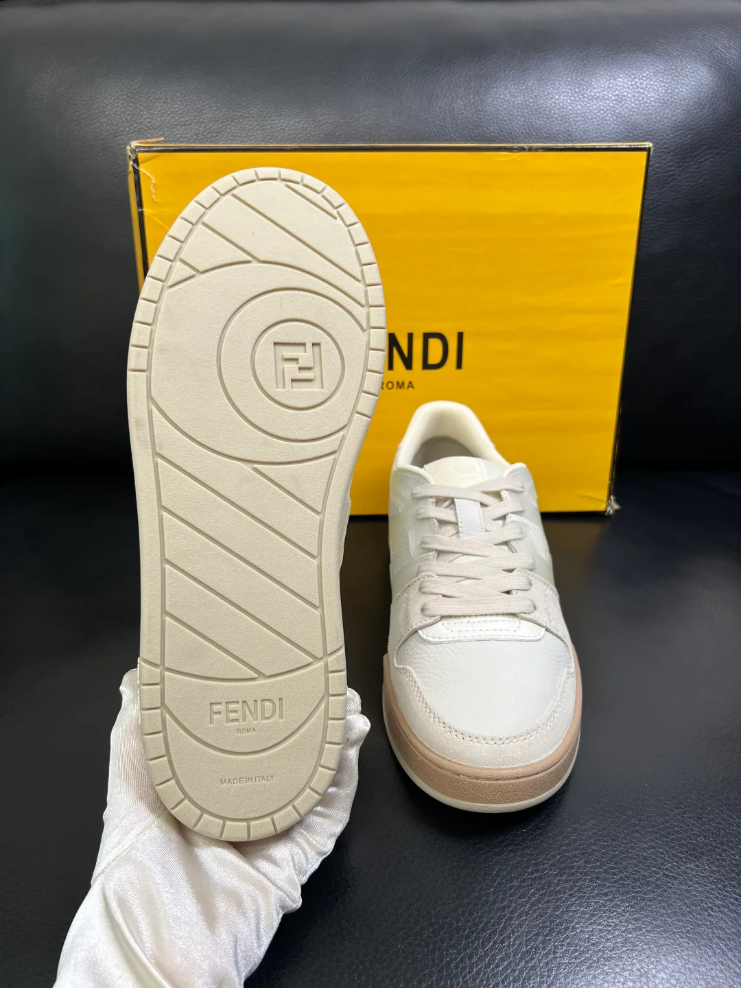 Кроссовки Женские Fendi 471665