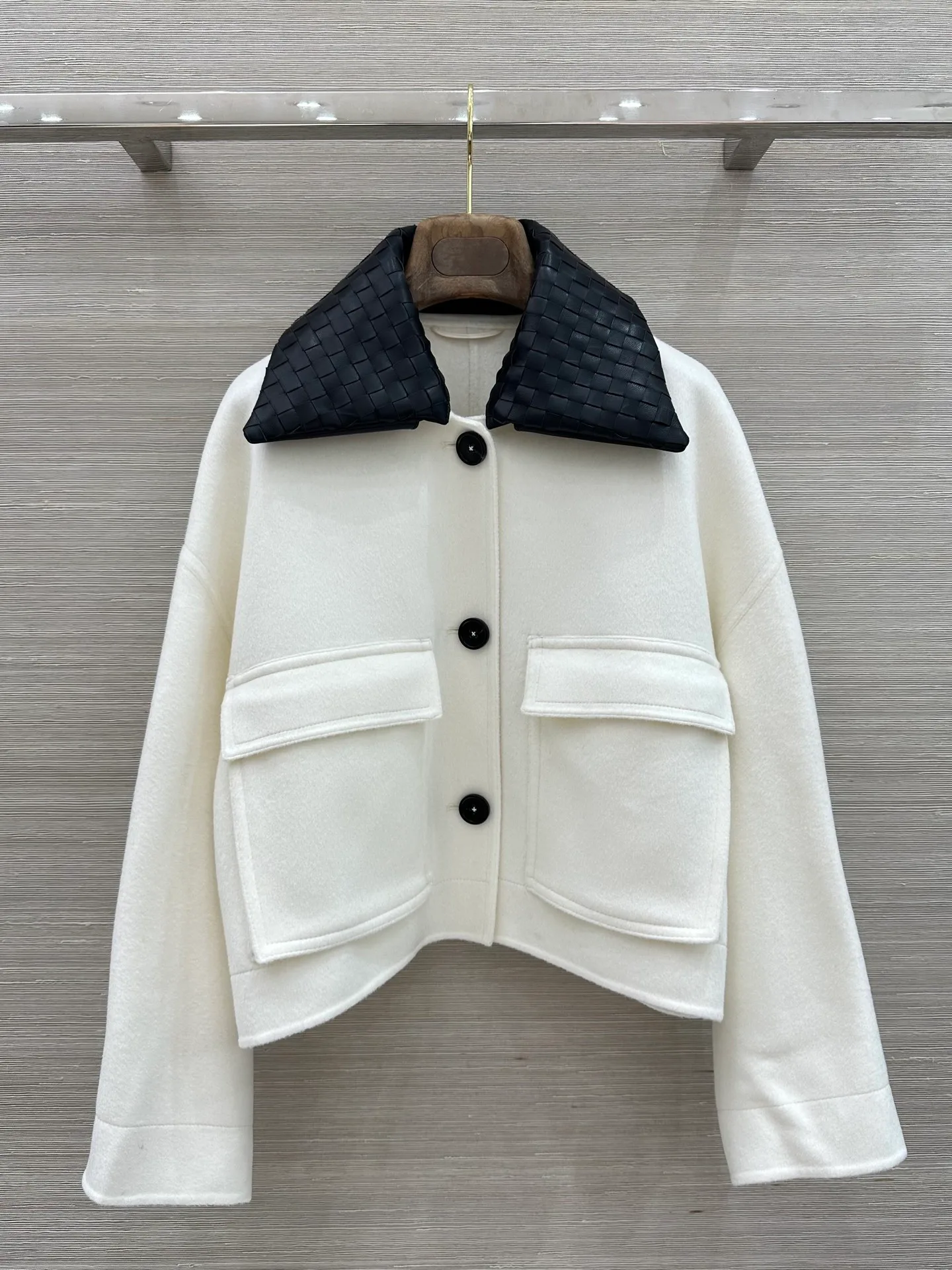 Куртки И Пуховики Женские Bottega Veneta 18768426