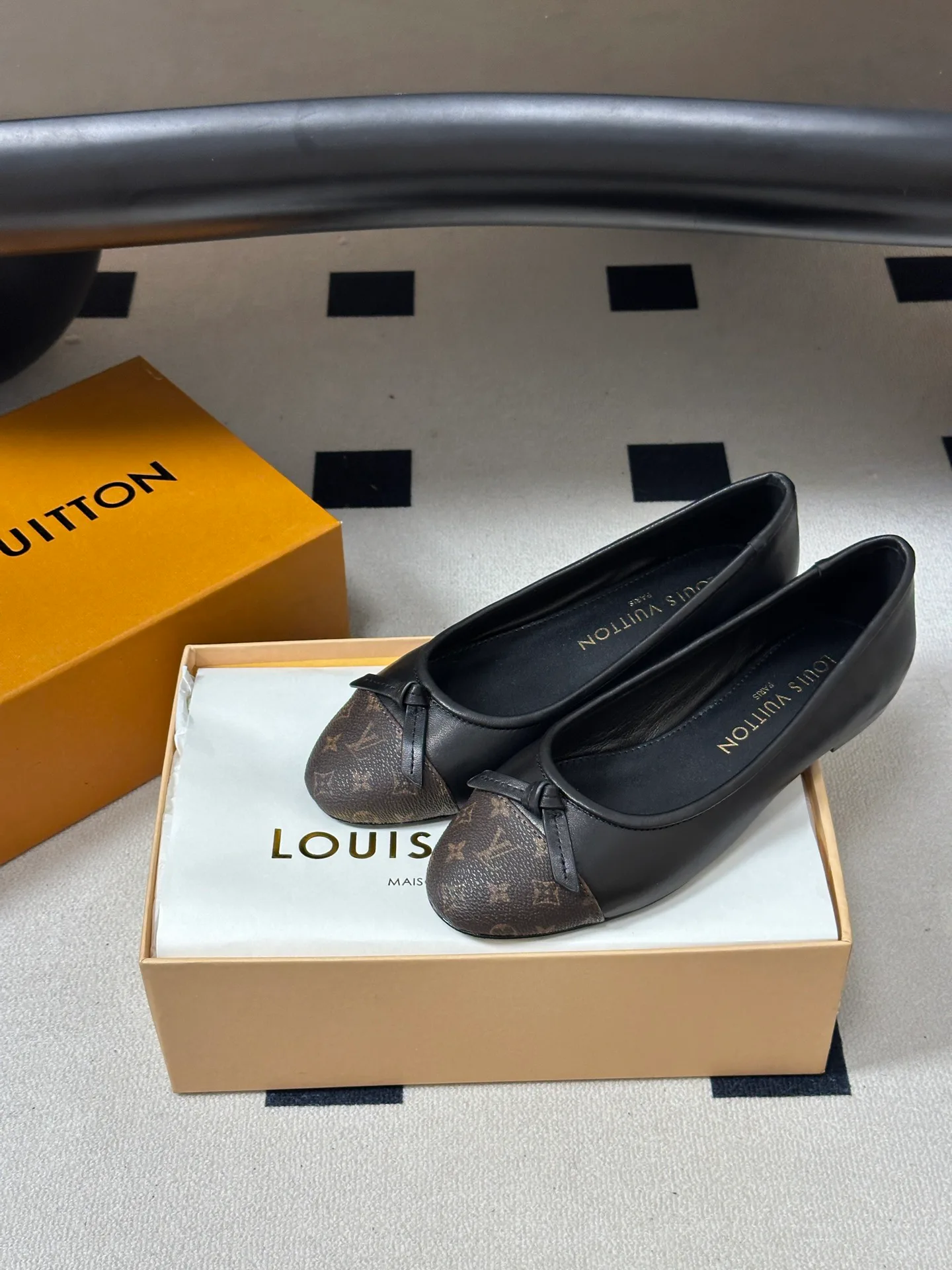 Балетки Женские Louis Vuitton 18049403